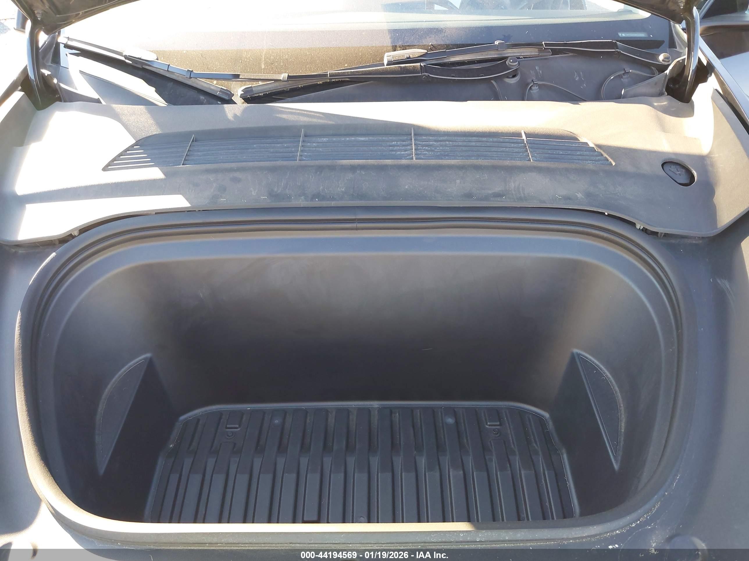 TESLA MODEL image 10