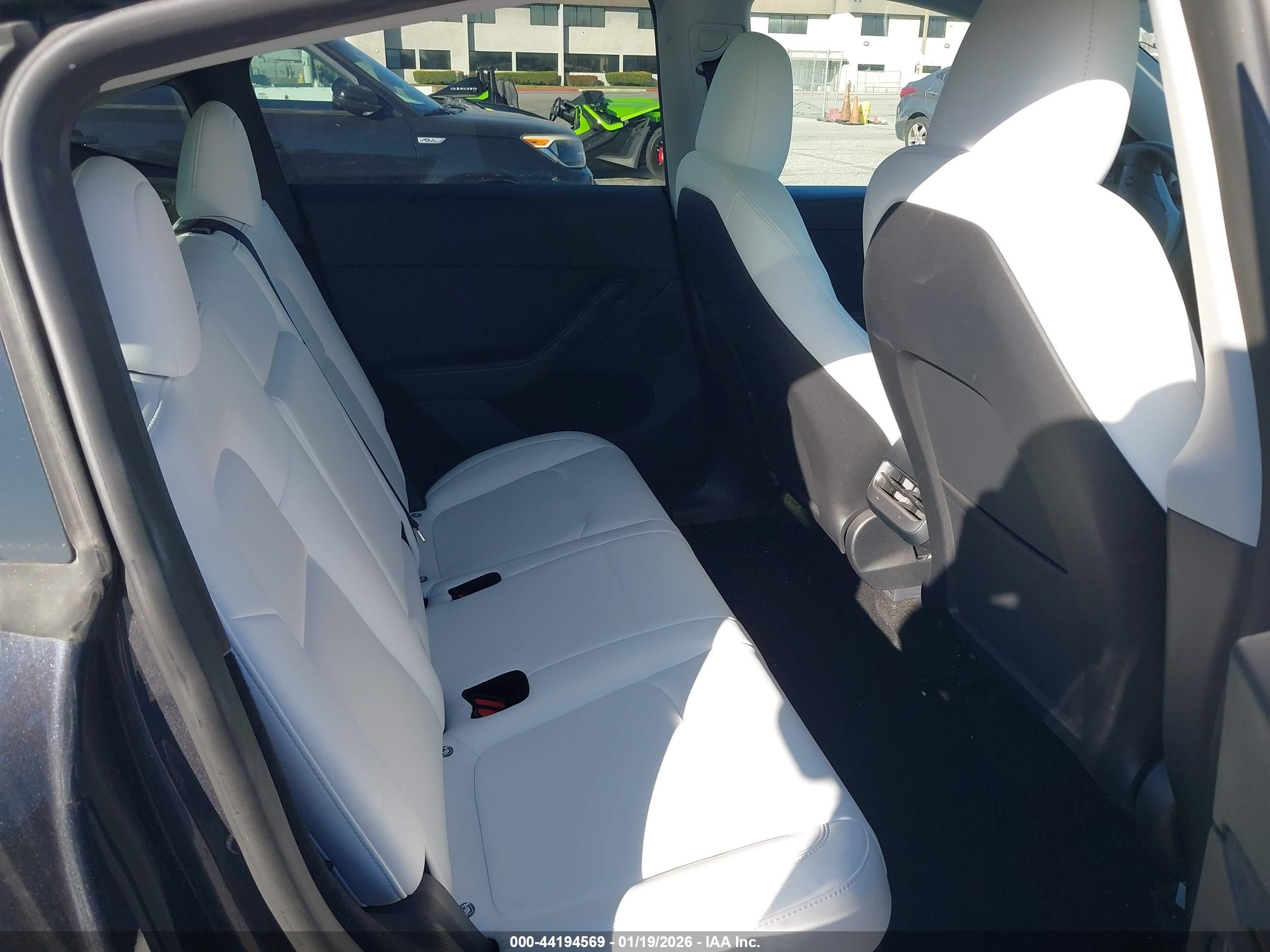 TESLA MODEL image 8