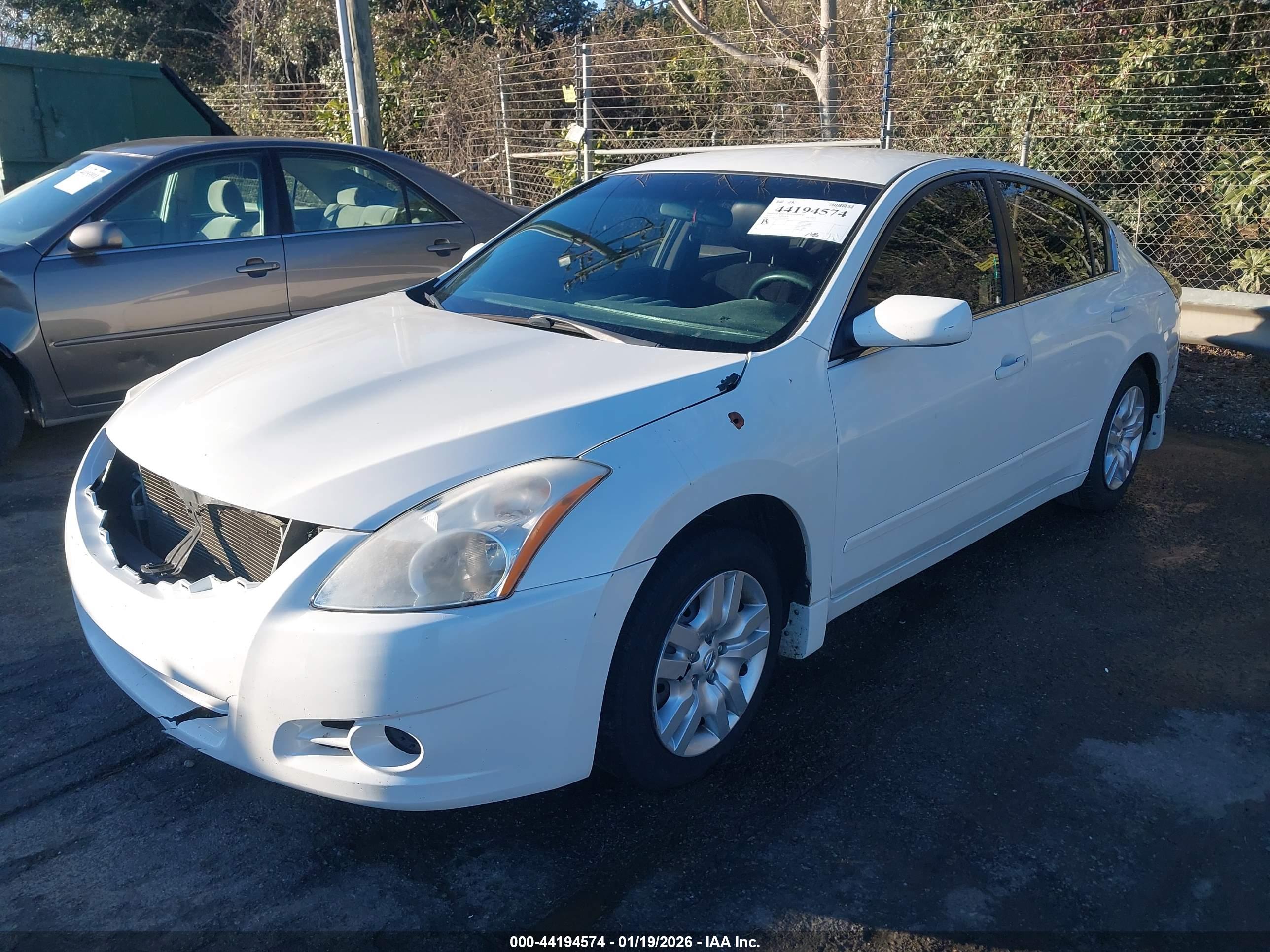NISSAN ALTIMA image 2
