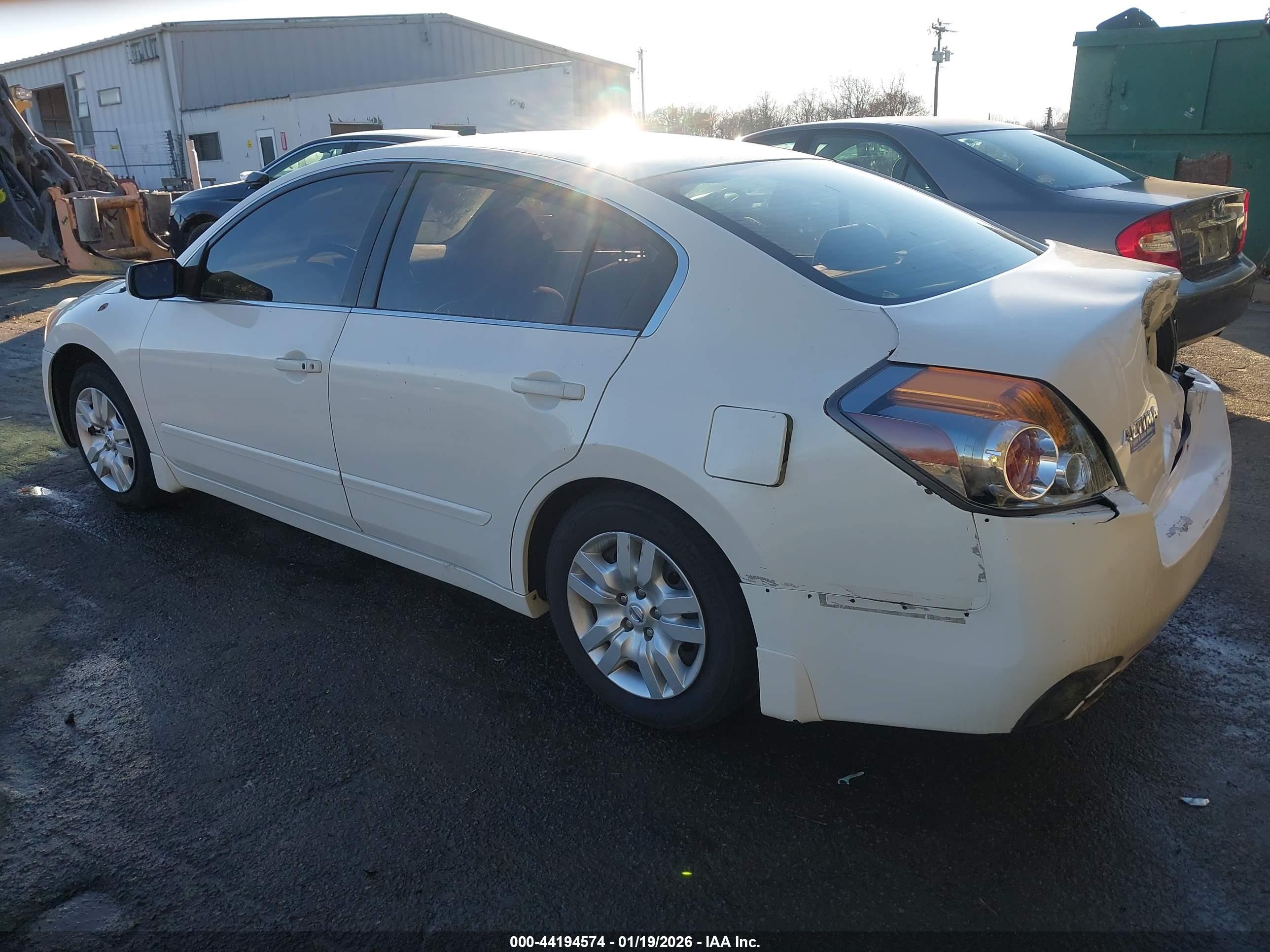 NISSAN ALTIMA image 3