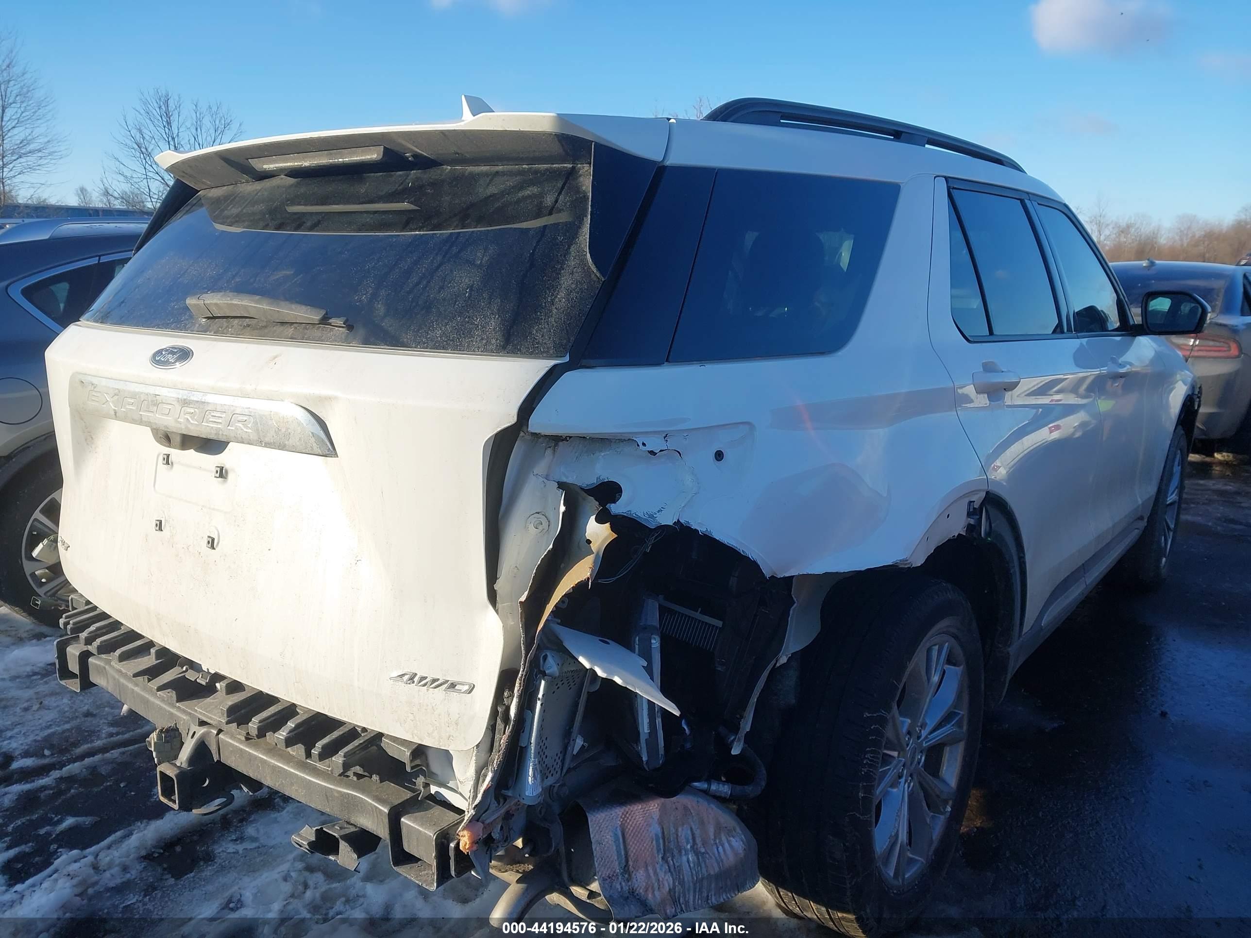 FORD EXPLORER image 4
