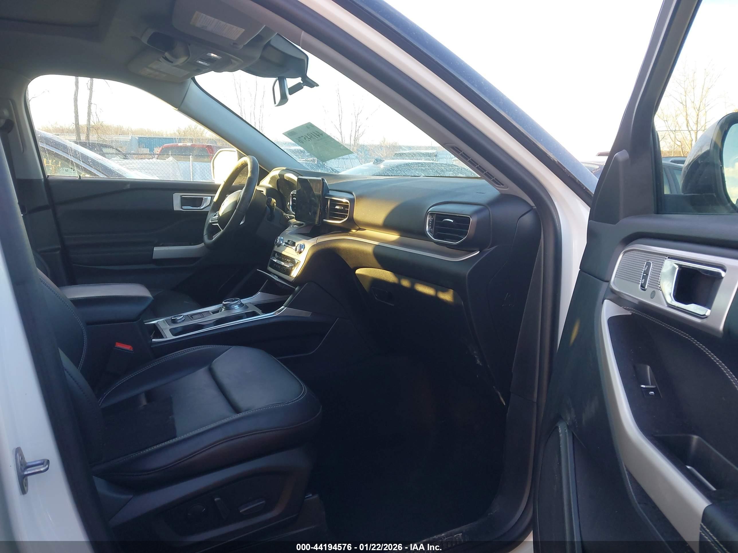 FORD EXPLORER image 5