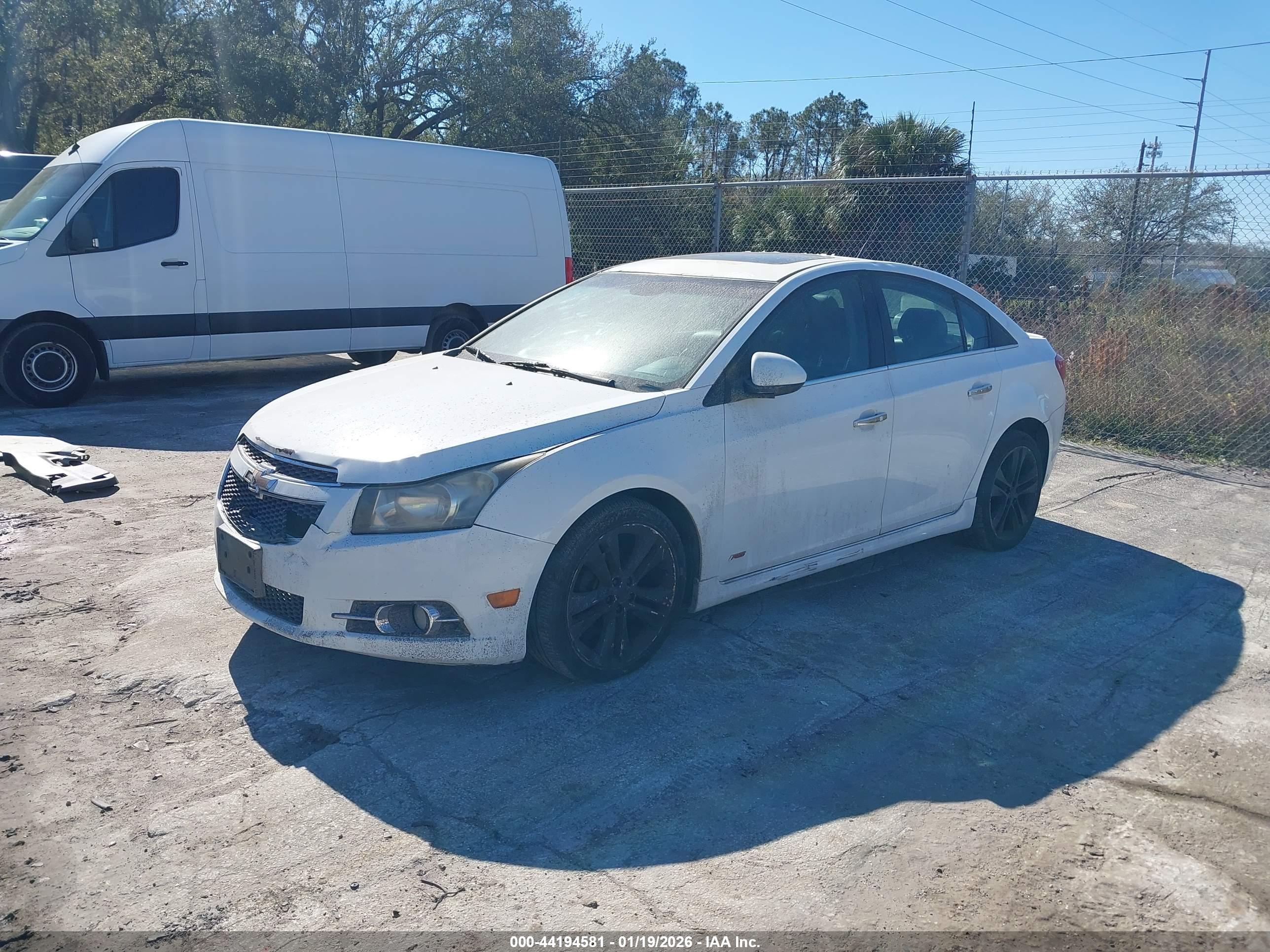 CHEVROLET CRUZE image 2