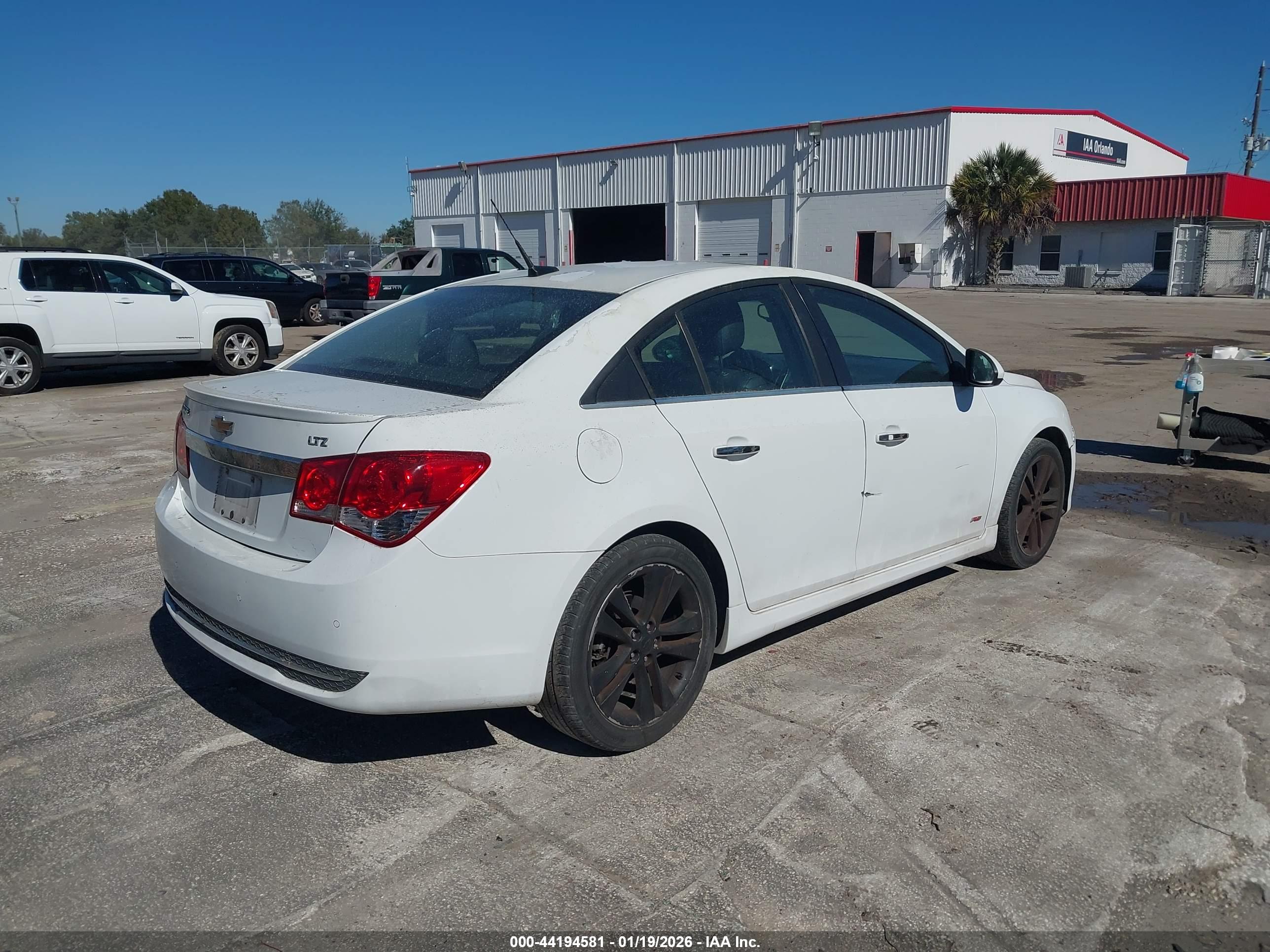 CHEVROLET CRUZE image 4
