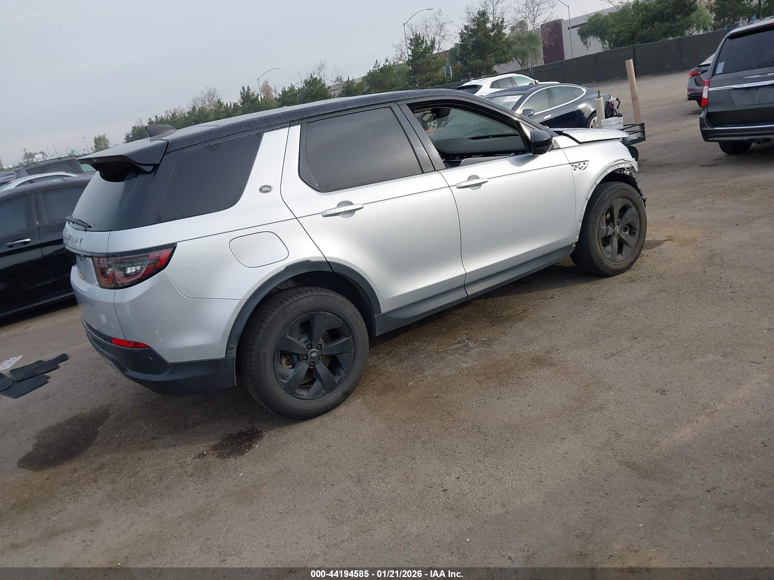 LAND ROVER image 4