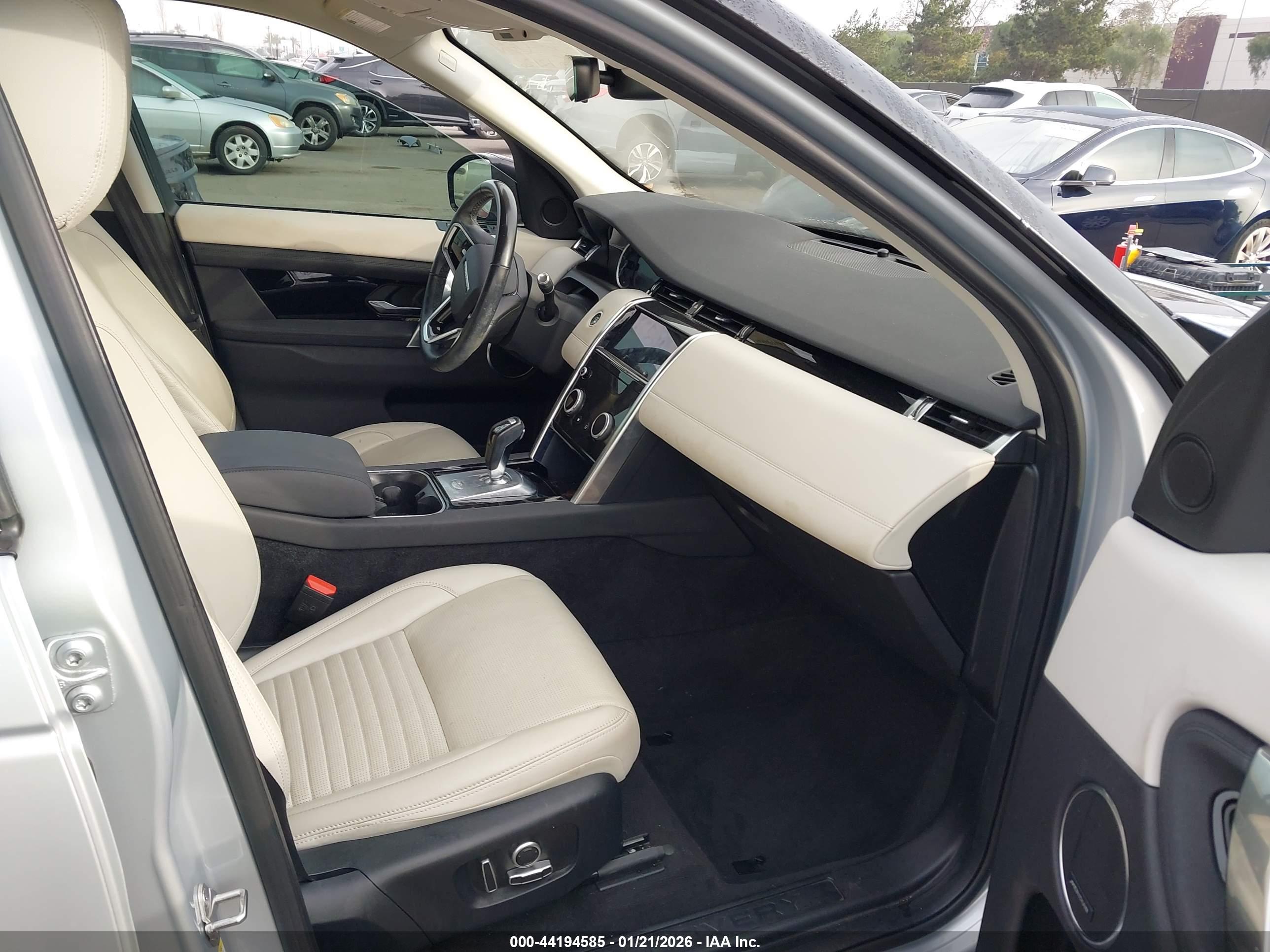 LAND ROVER image 5