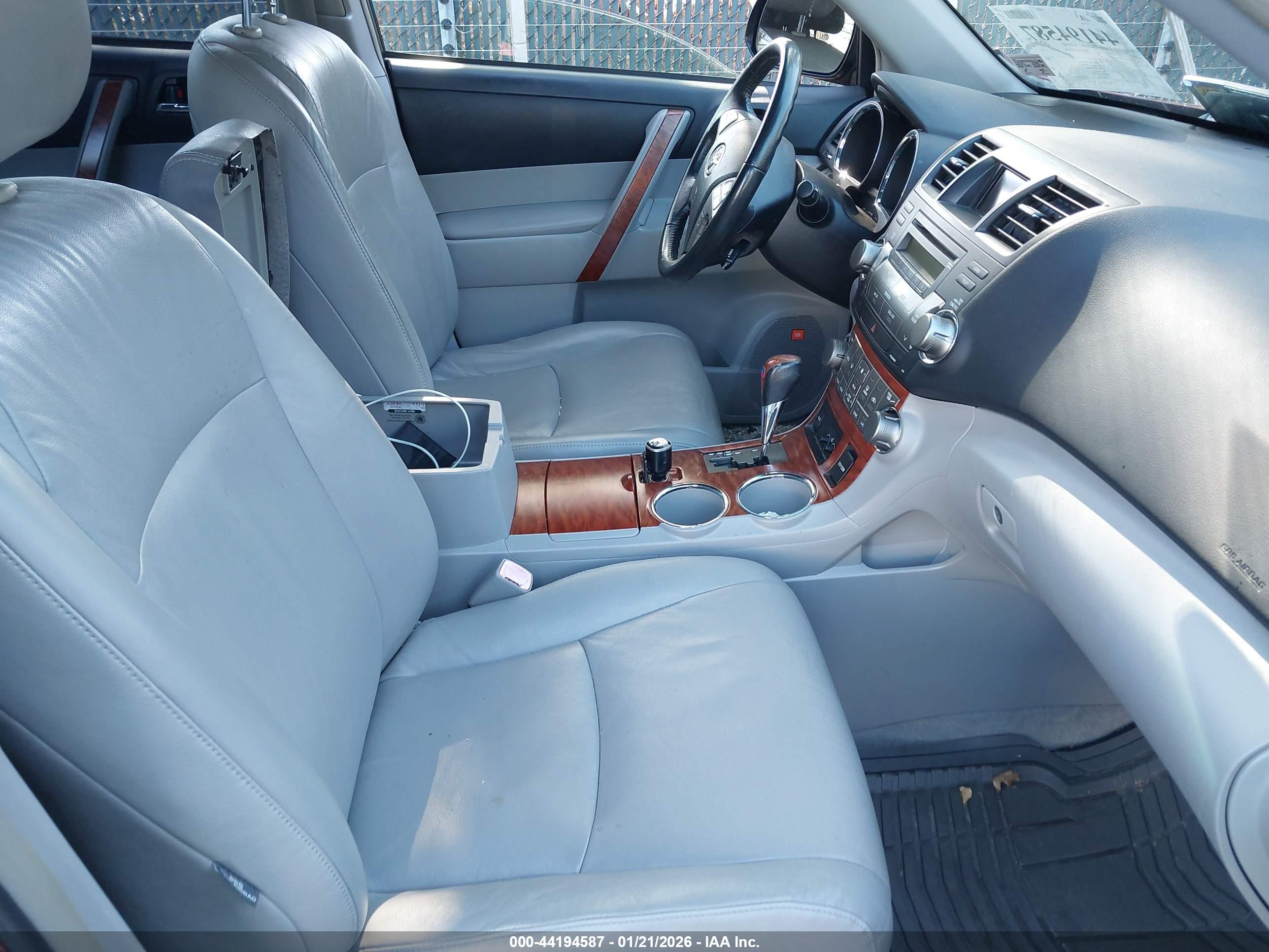 TOYOTA HIGHLANDER image 5