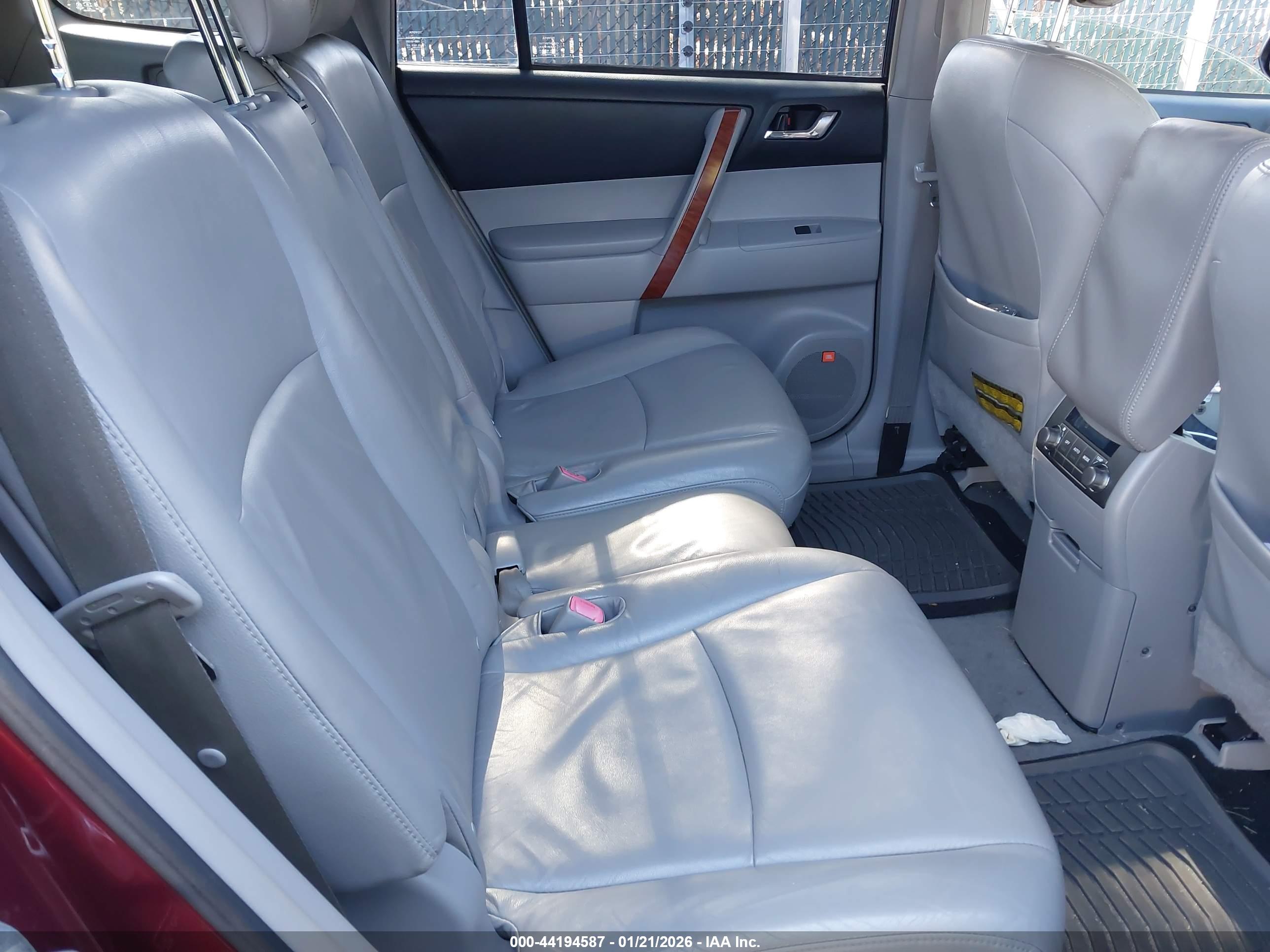 TOYOTA HIGHLANDER image 8