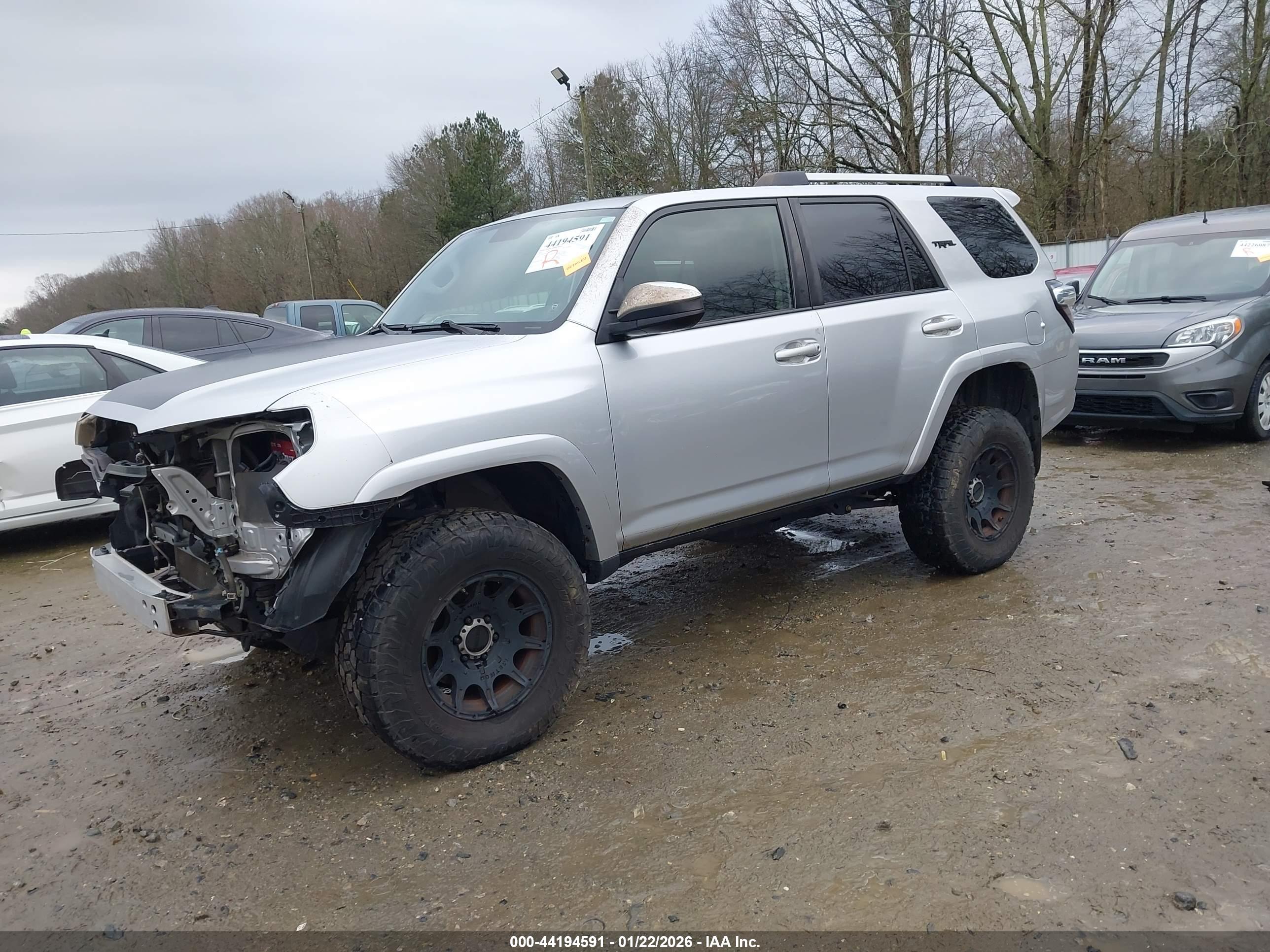 TOYOTA 4RUNNER image 2