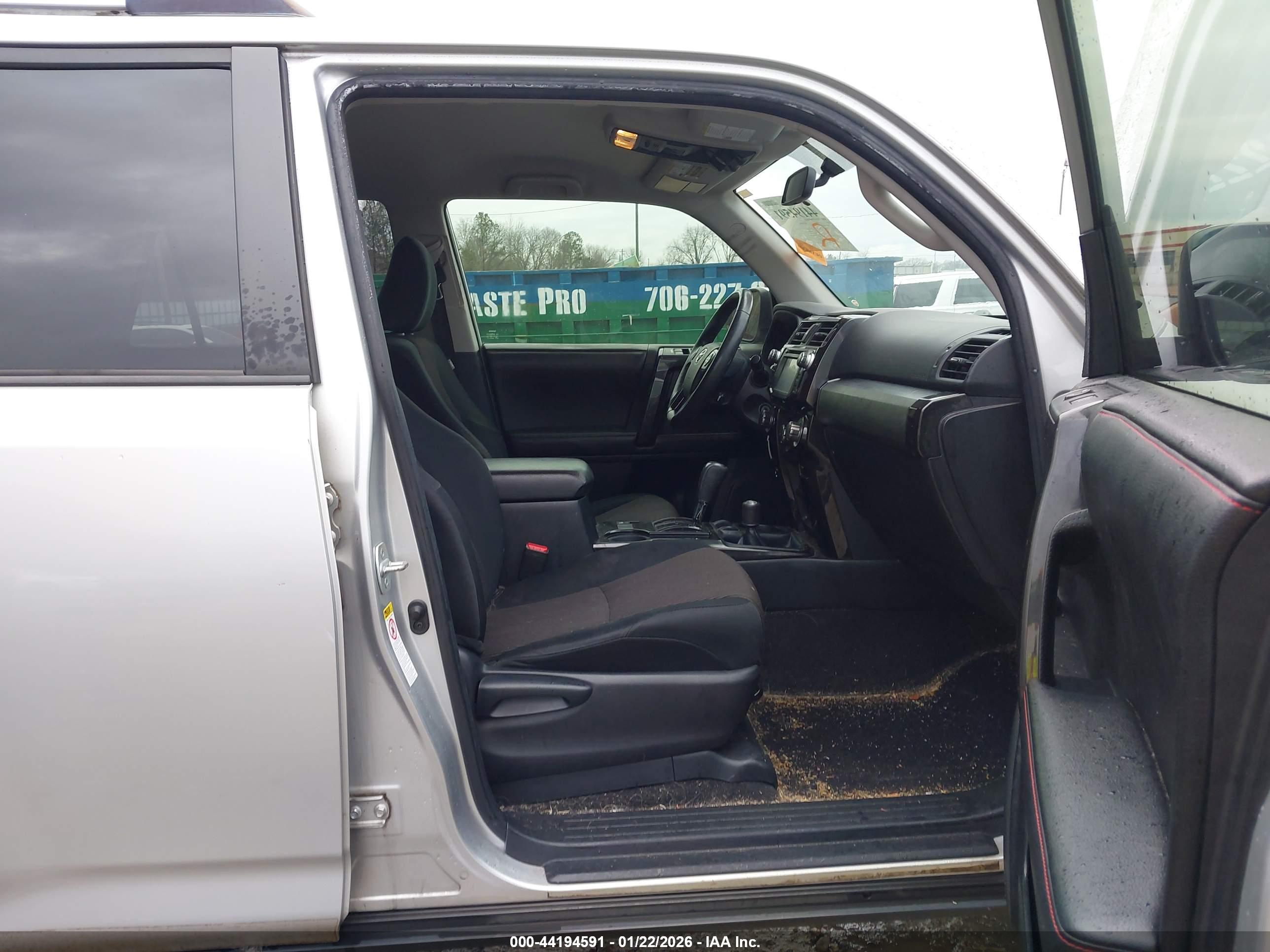 TOYOTA 4RUNNER image 5