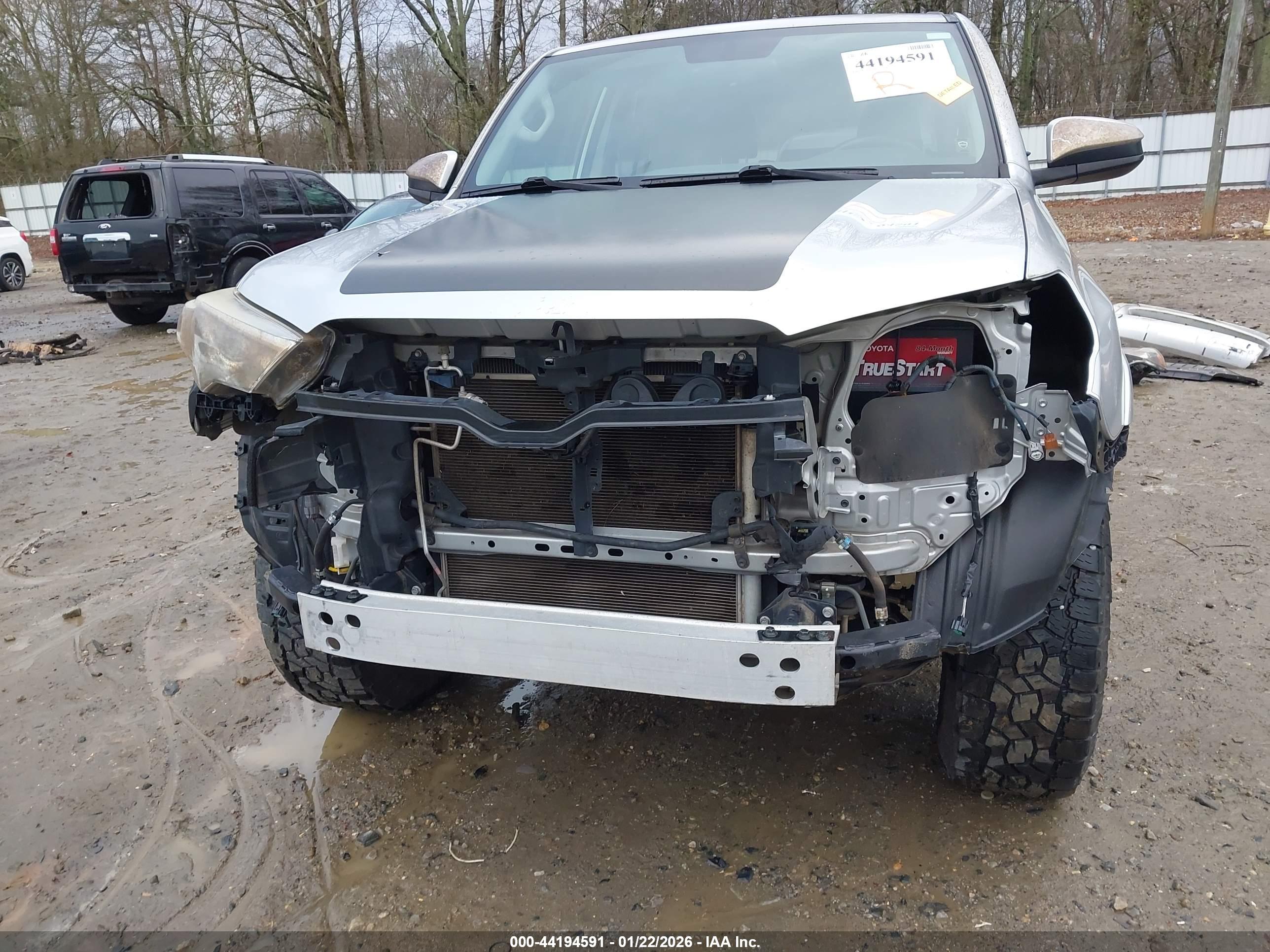 TOYOTA 4RUNNER image 6
