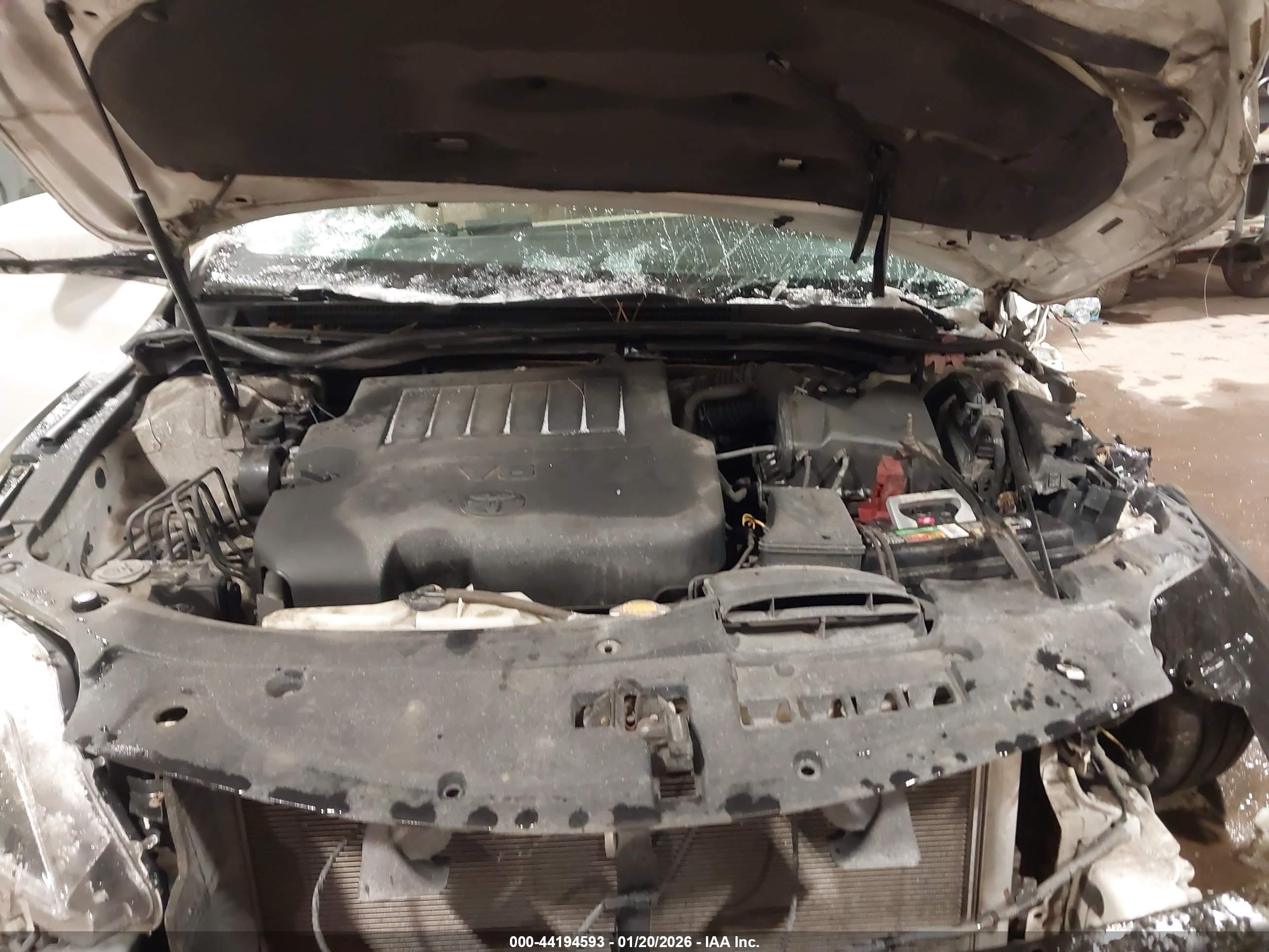TOYOTA AVALON image 10