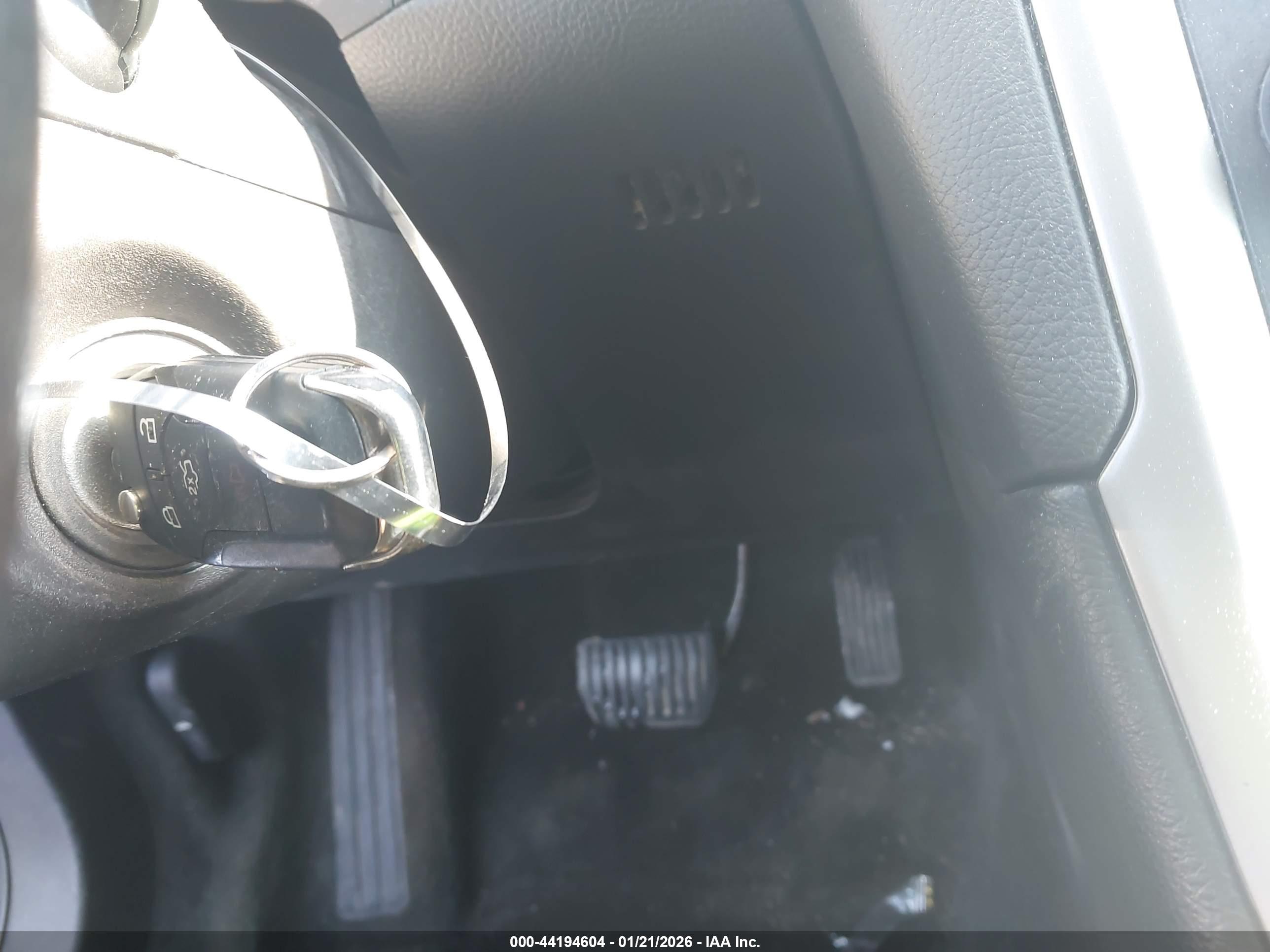 FORD FUSION image 11