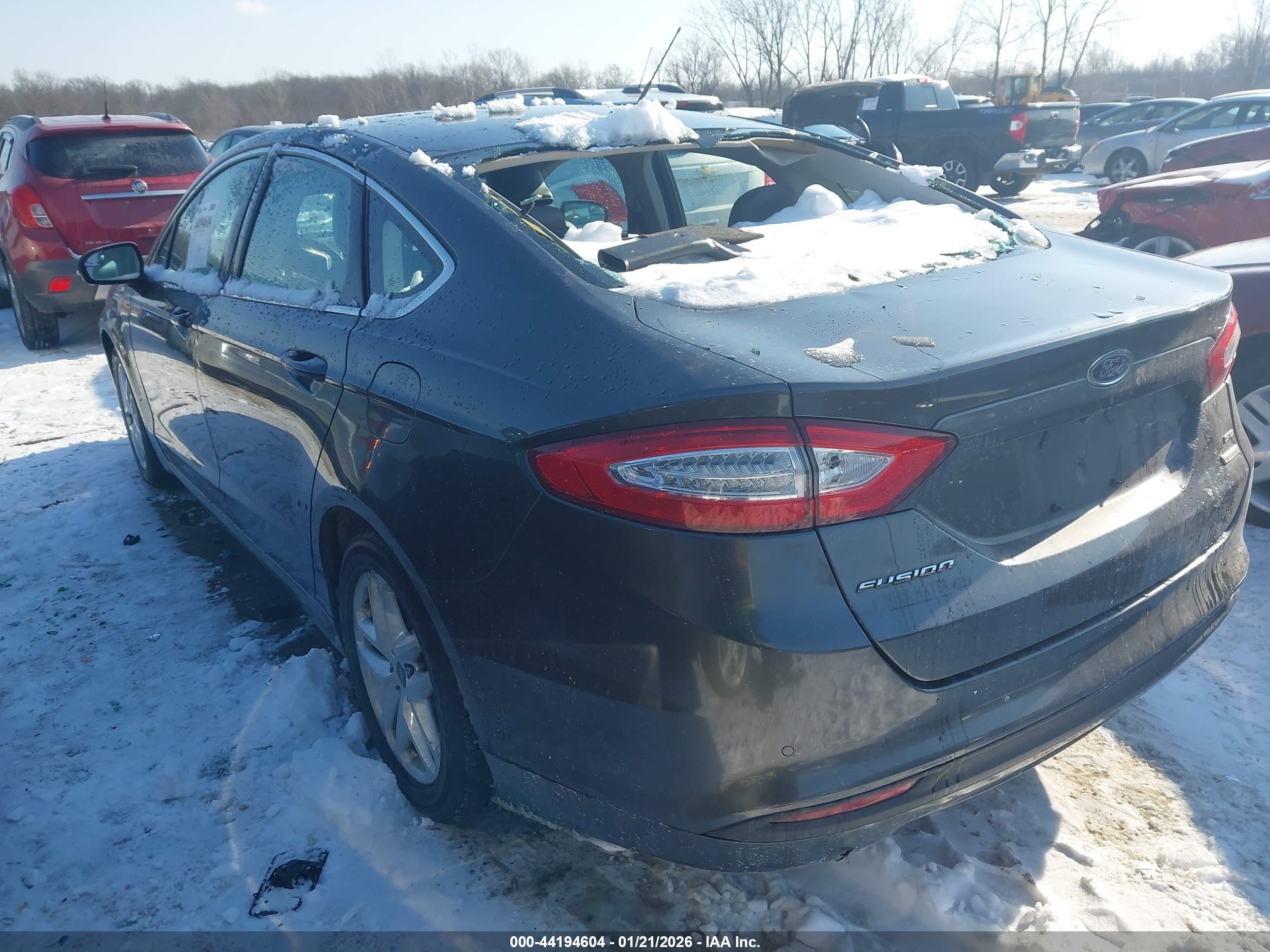 FORD FUSION image 3