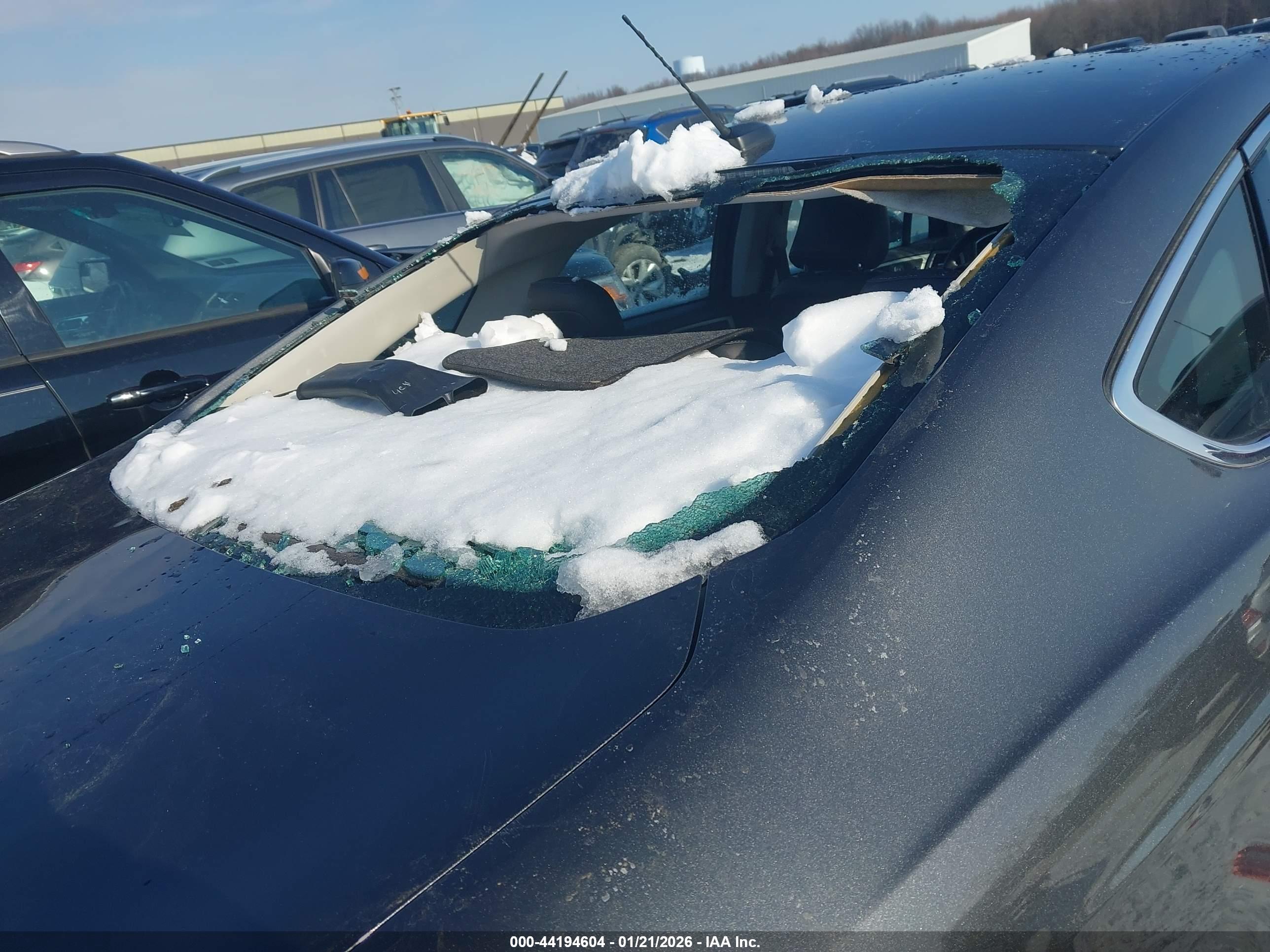 FORD FUSION image 6