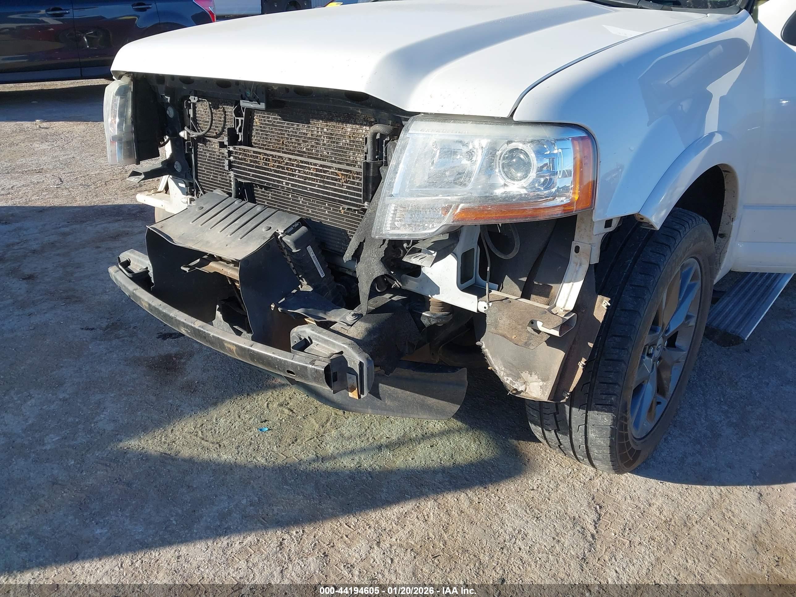 FORD EXPEDITION image 6