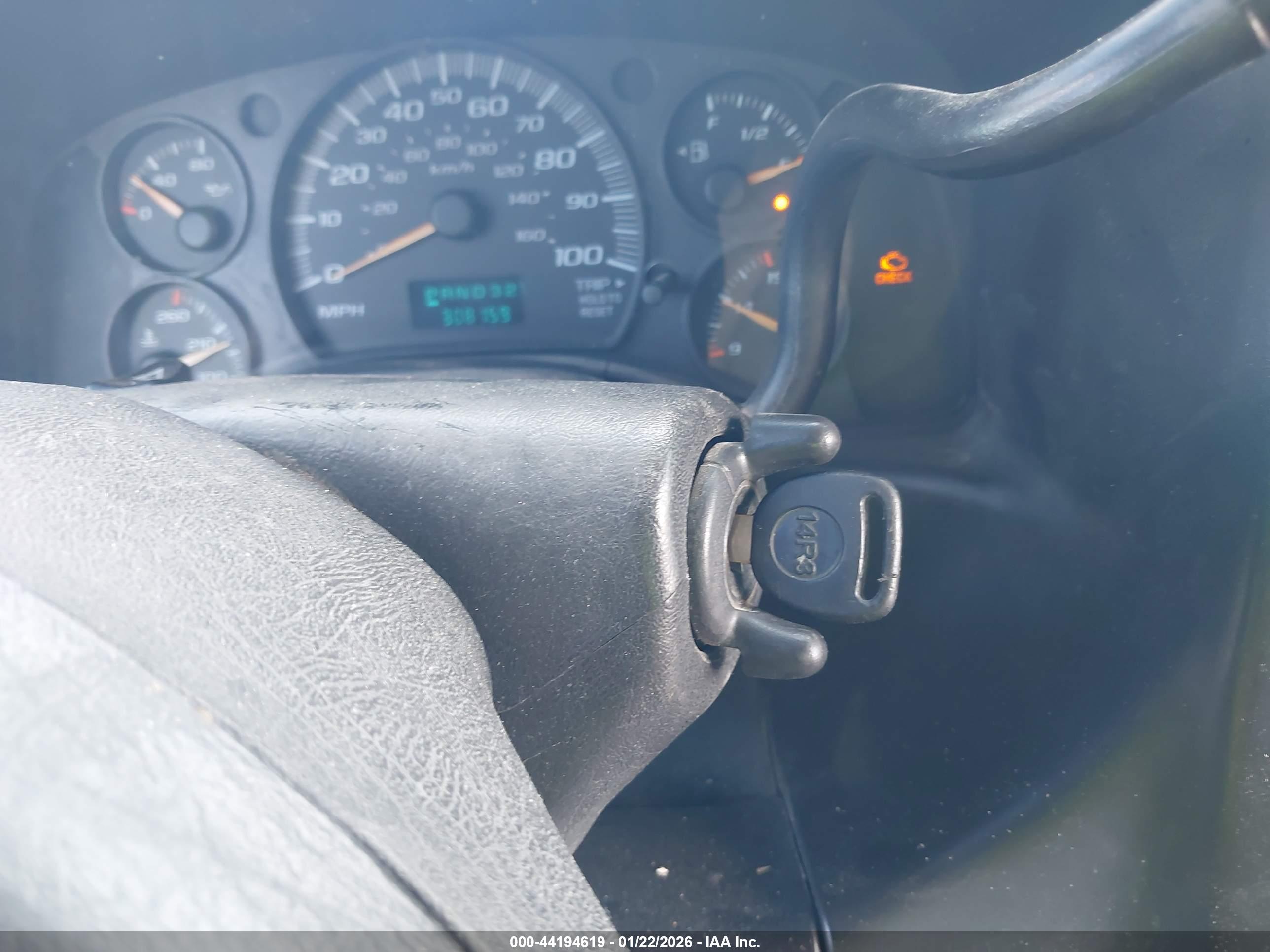 CHEVROLET EXPRESS image 11