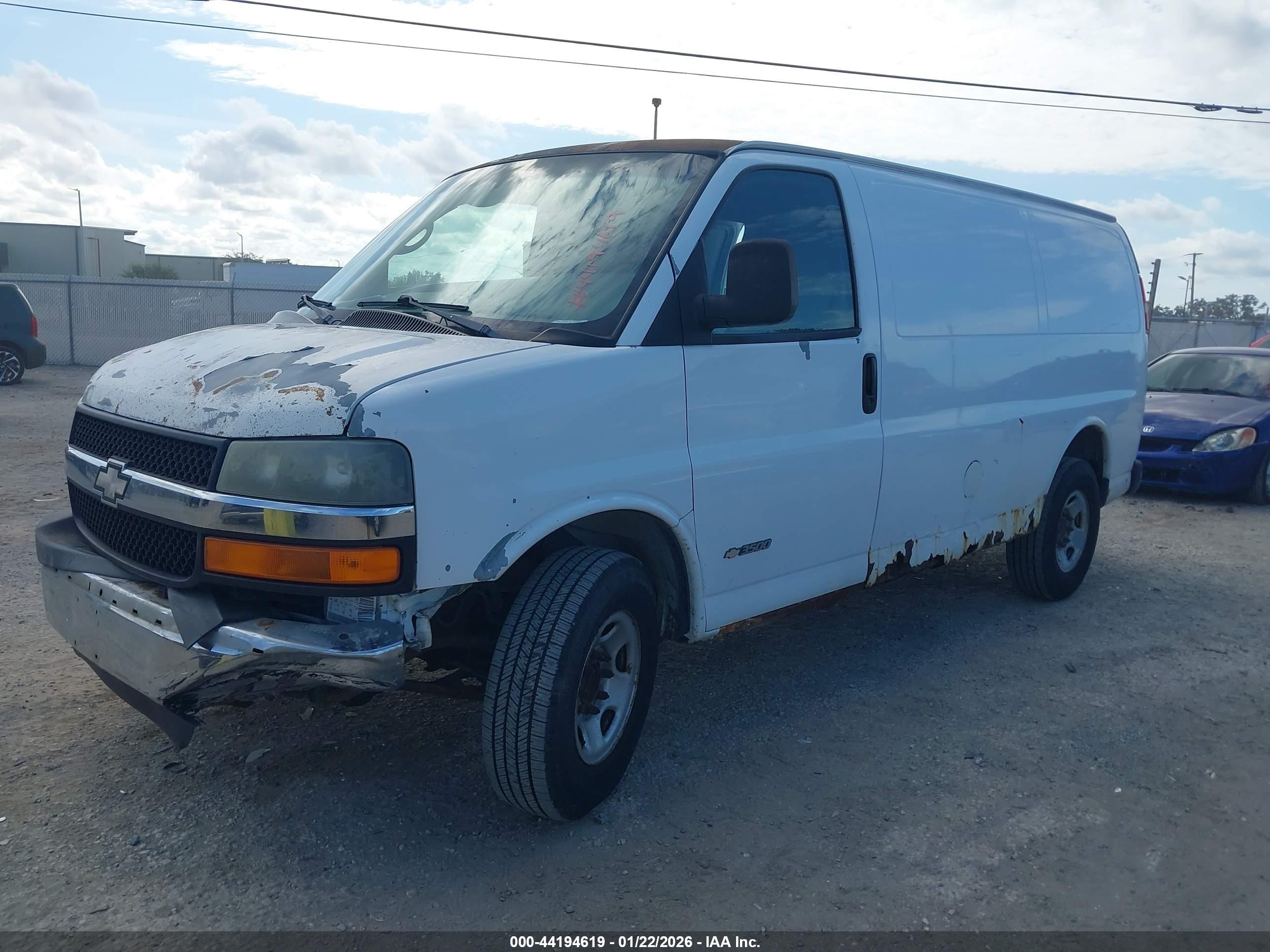 CHEVROLET EXPRESS image 2