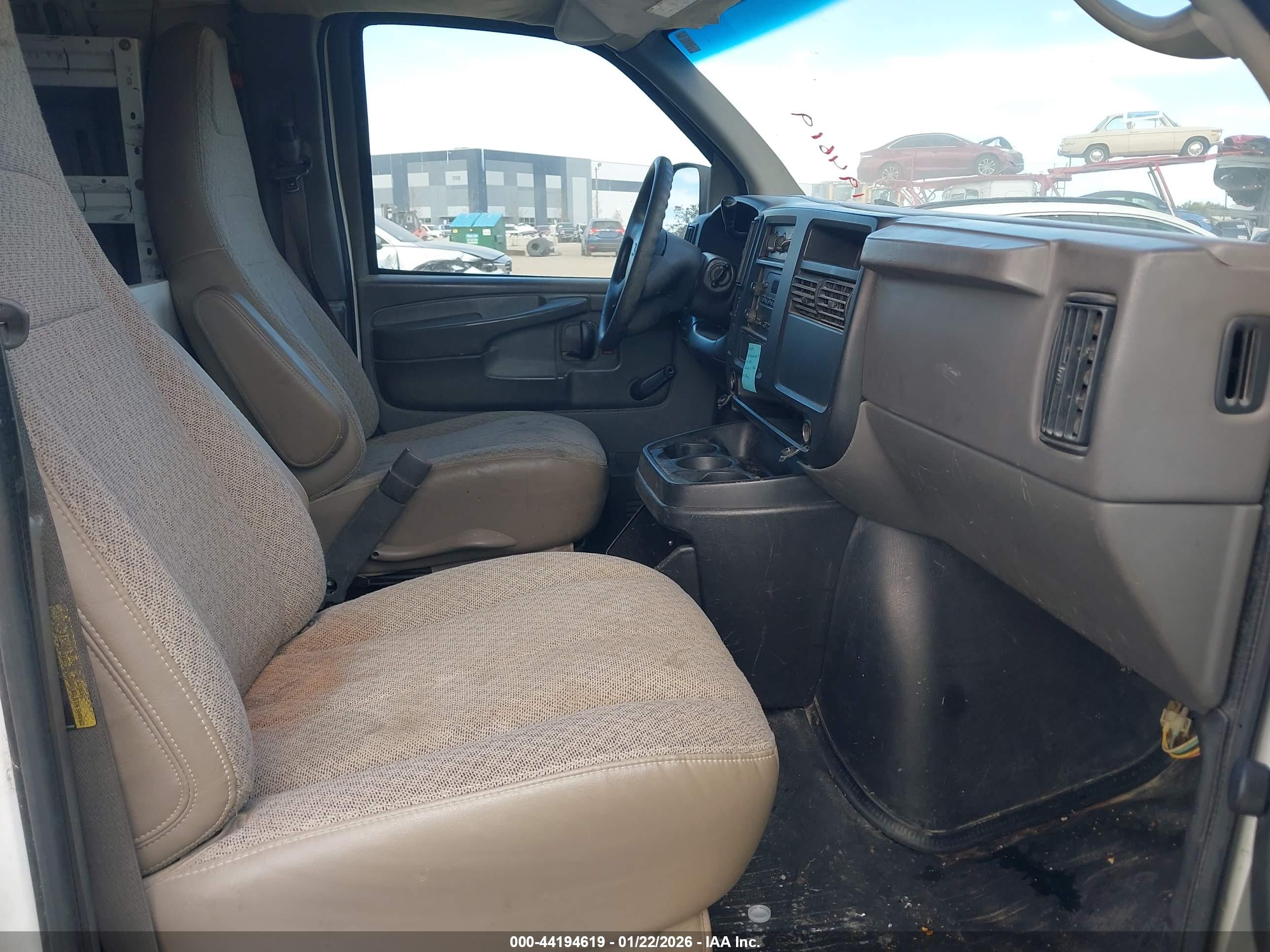 CHEVROLET EXPRESS image 5