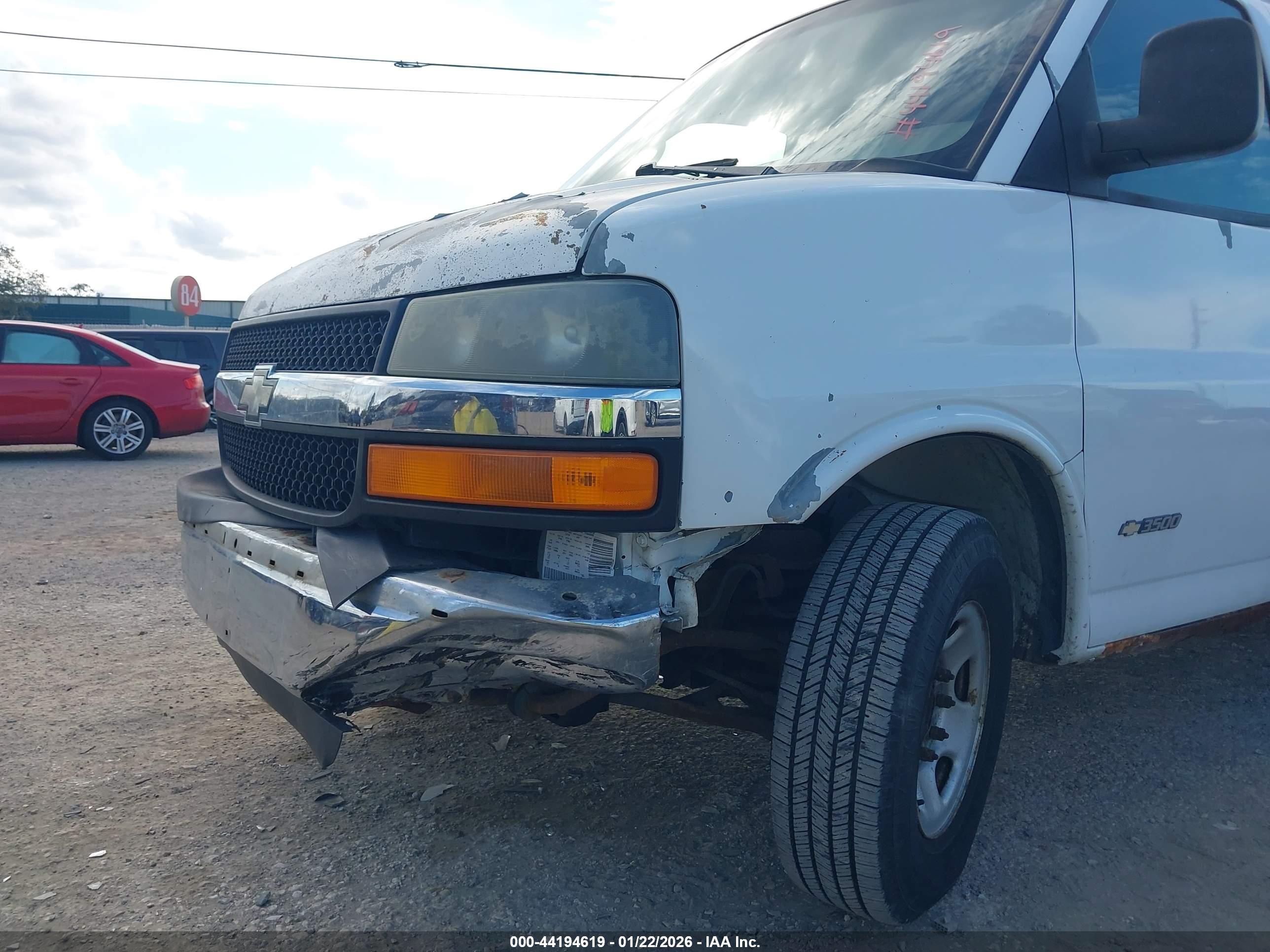 CHEVROLET EXPRESS image 6