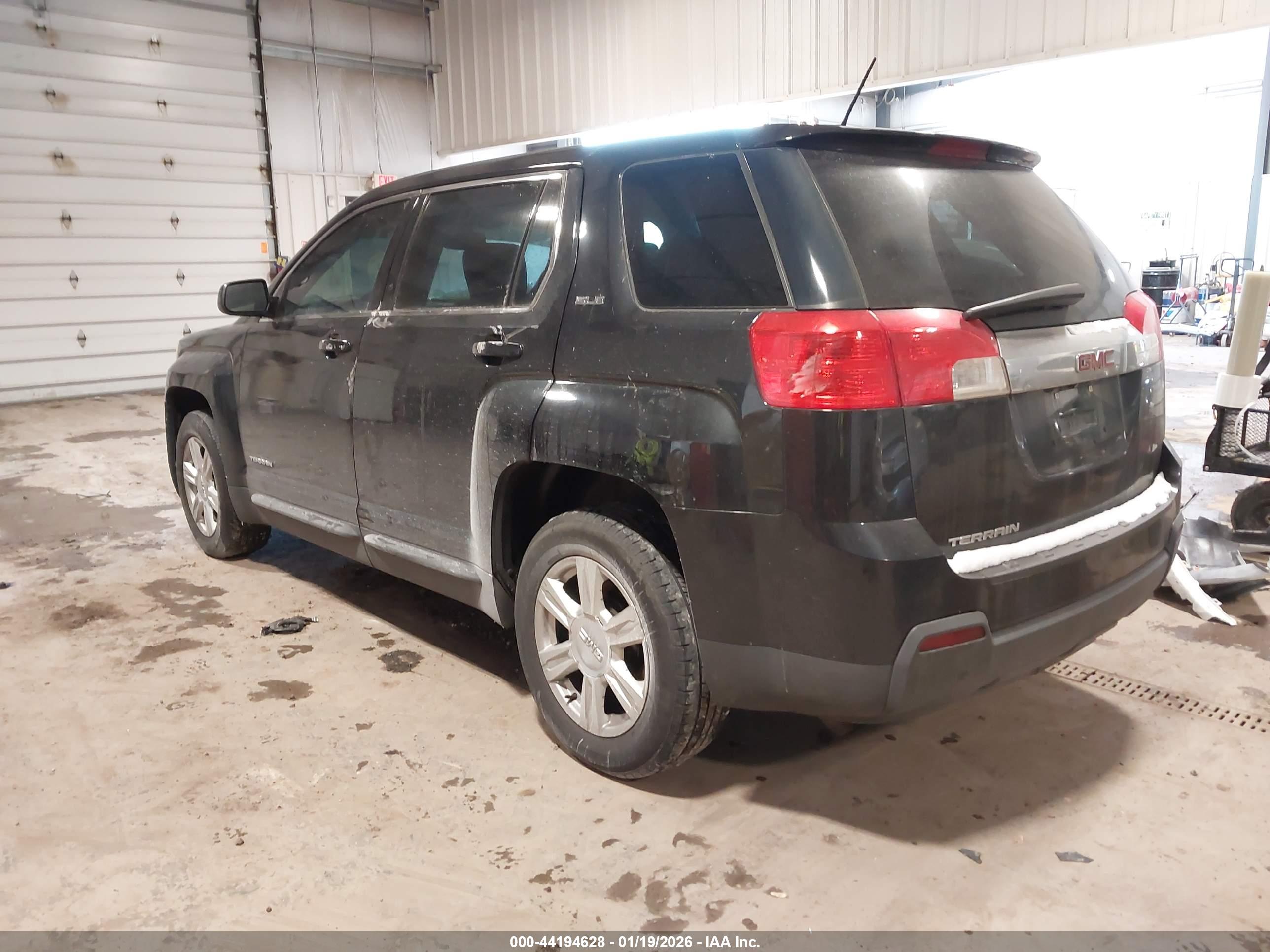 GMC TERRAIN image 3