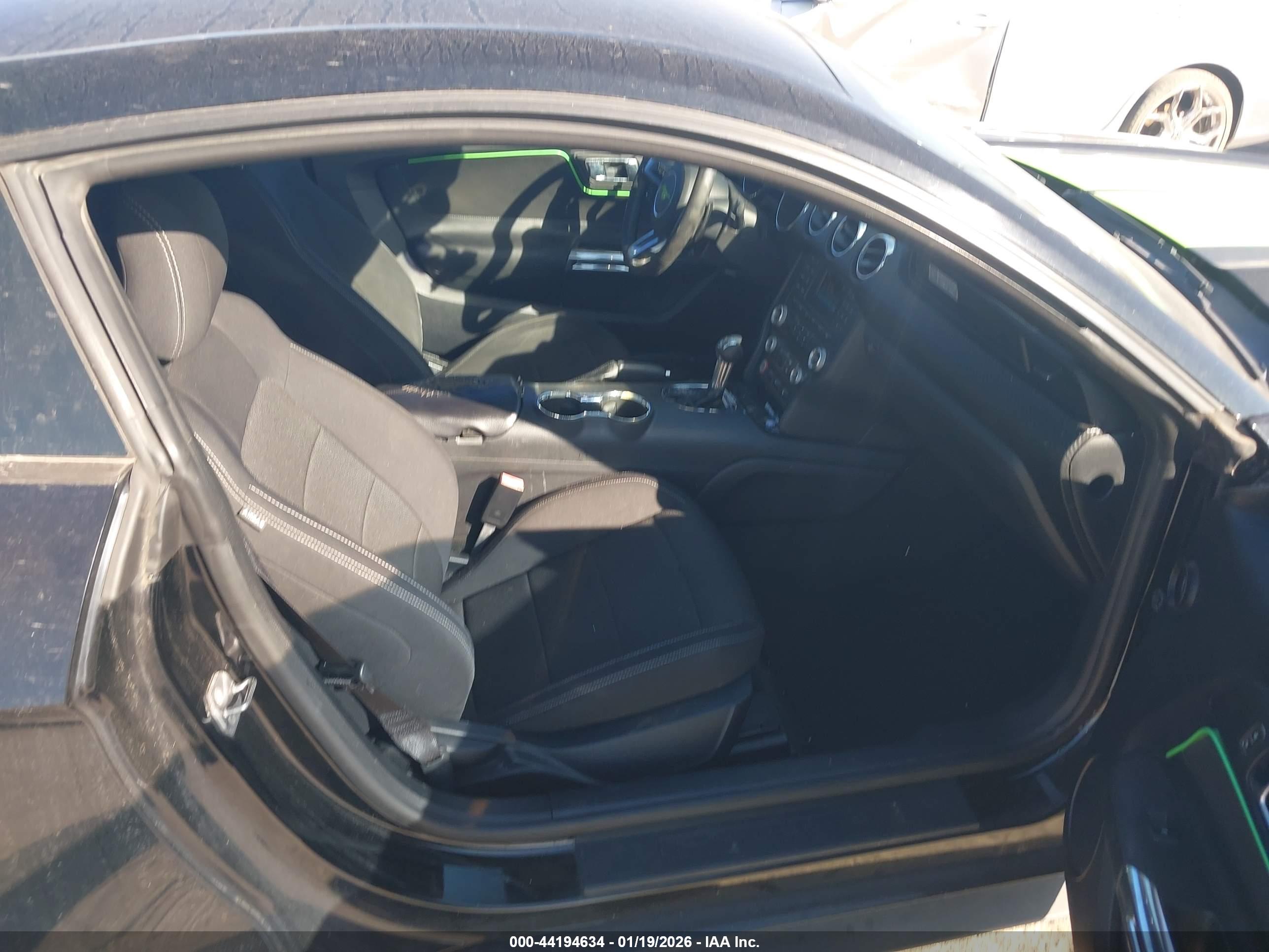 FORD MUSTANG image 5