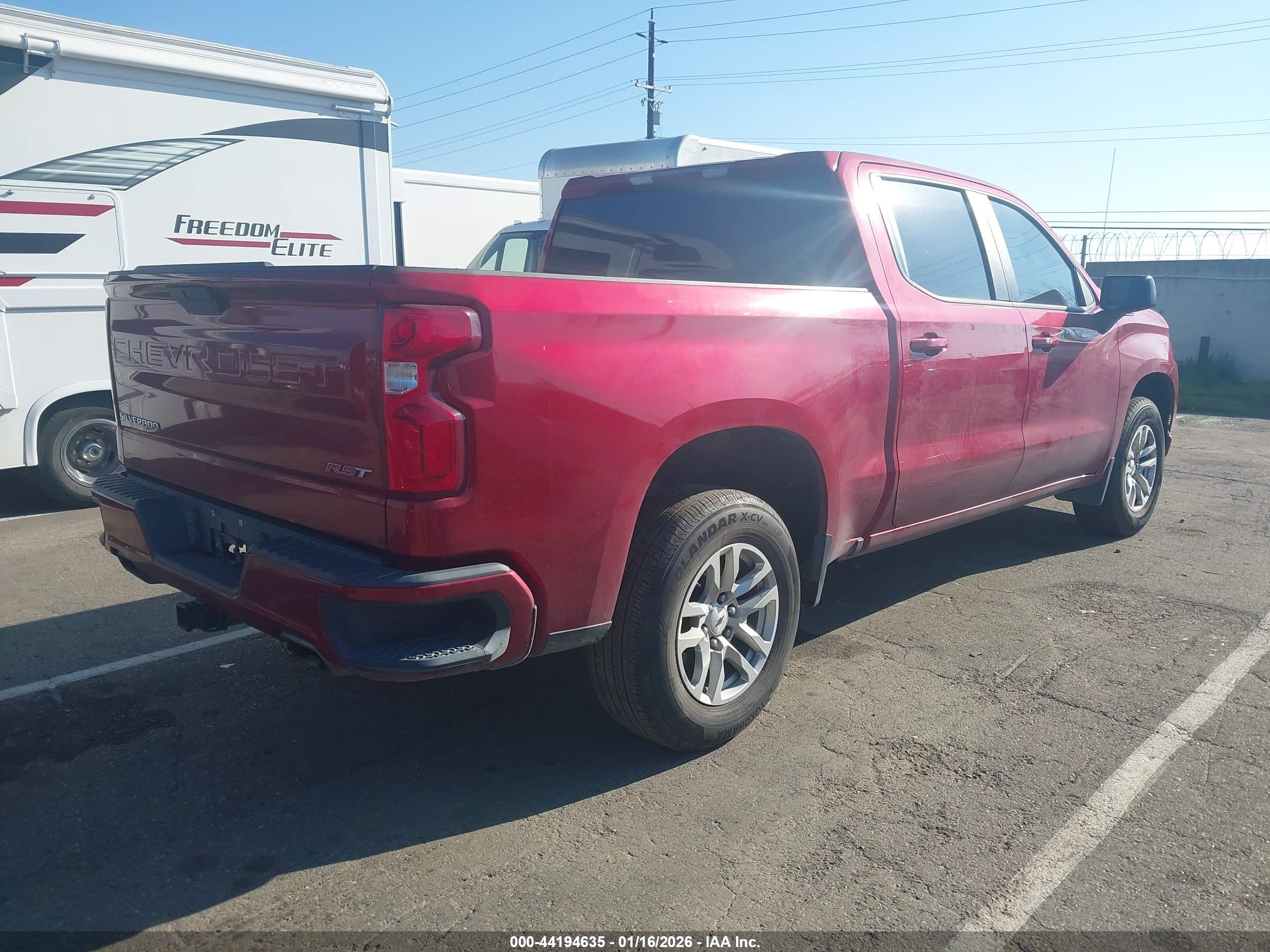CHEVROLET SILVERADO image 4