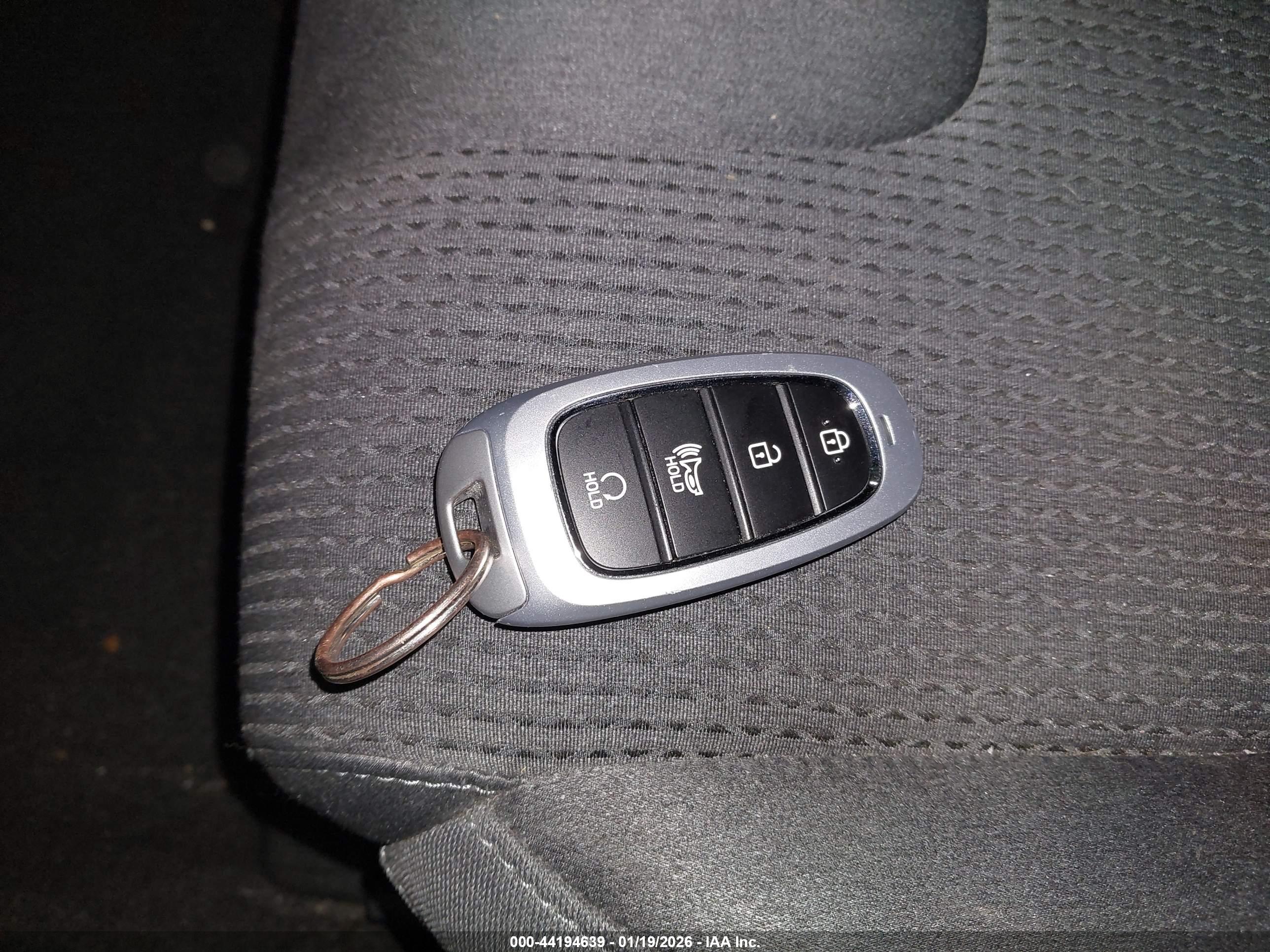 HYUNDAI SANTA image 11