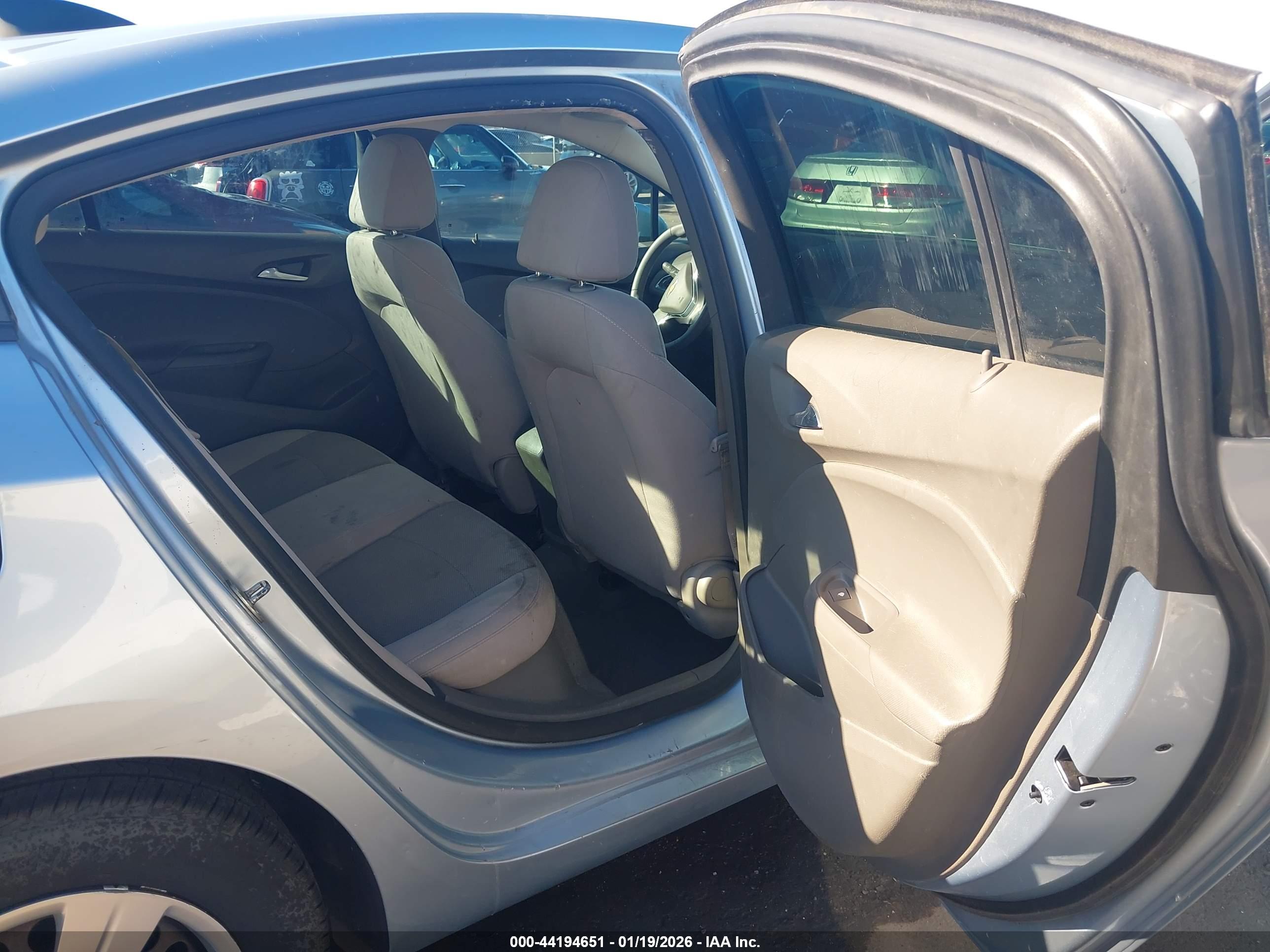CHEVROLET CRUZE image 8