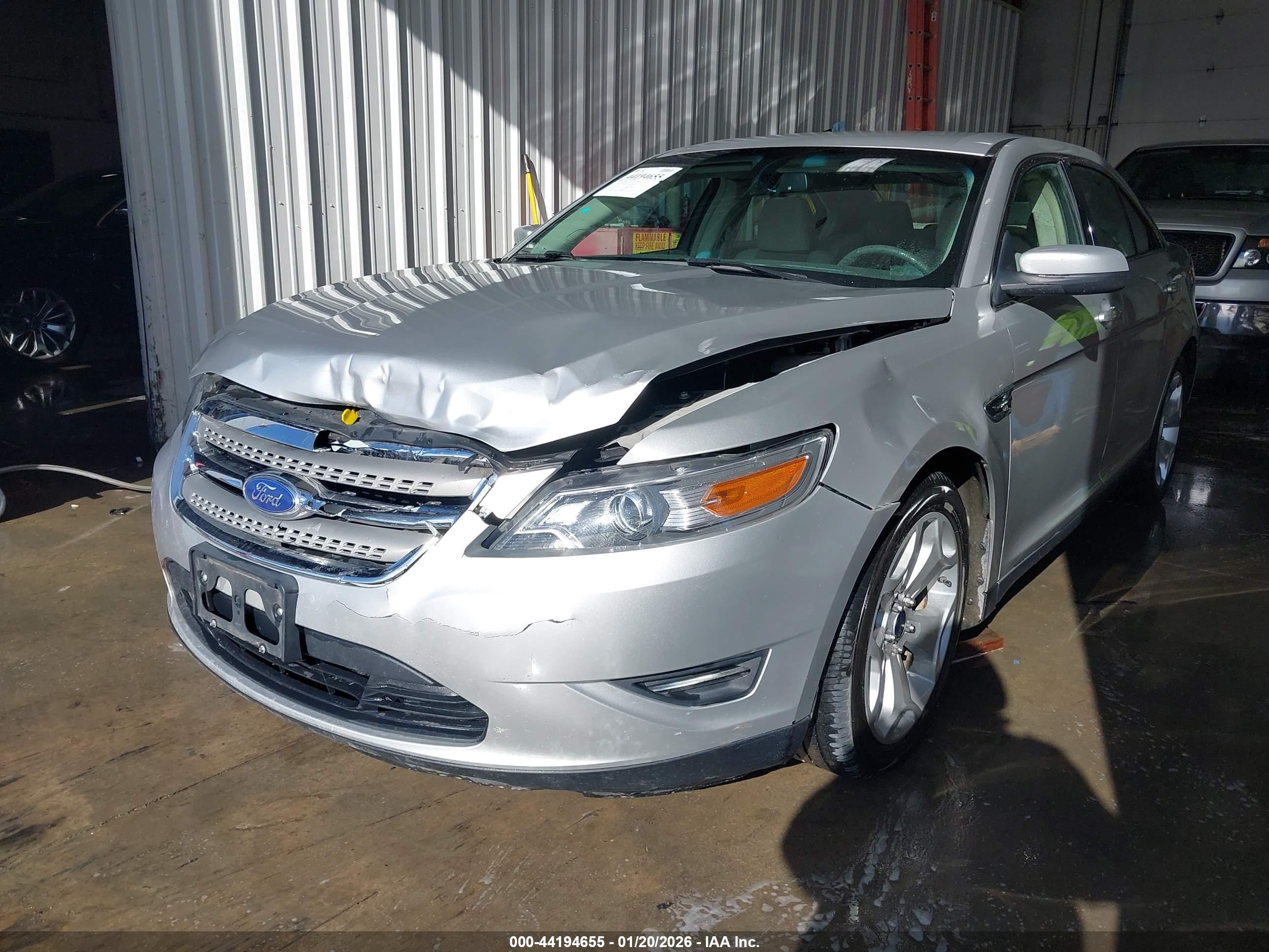 FORD TAURUS image 2