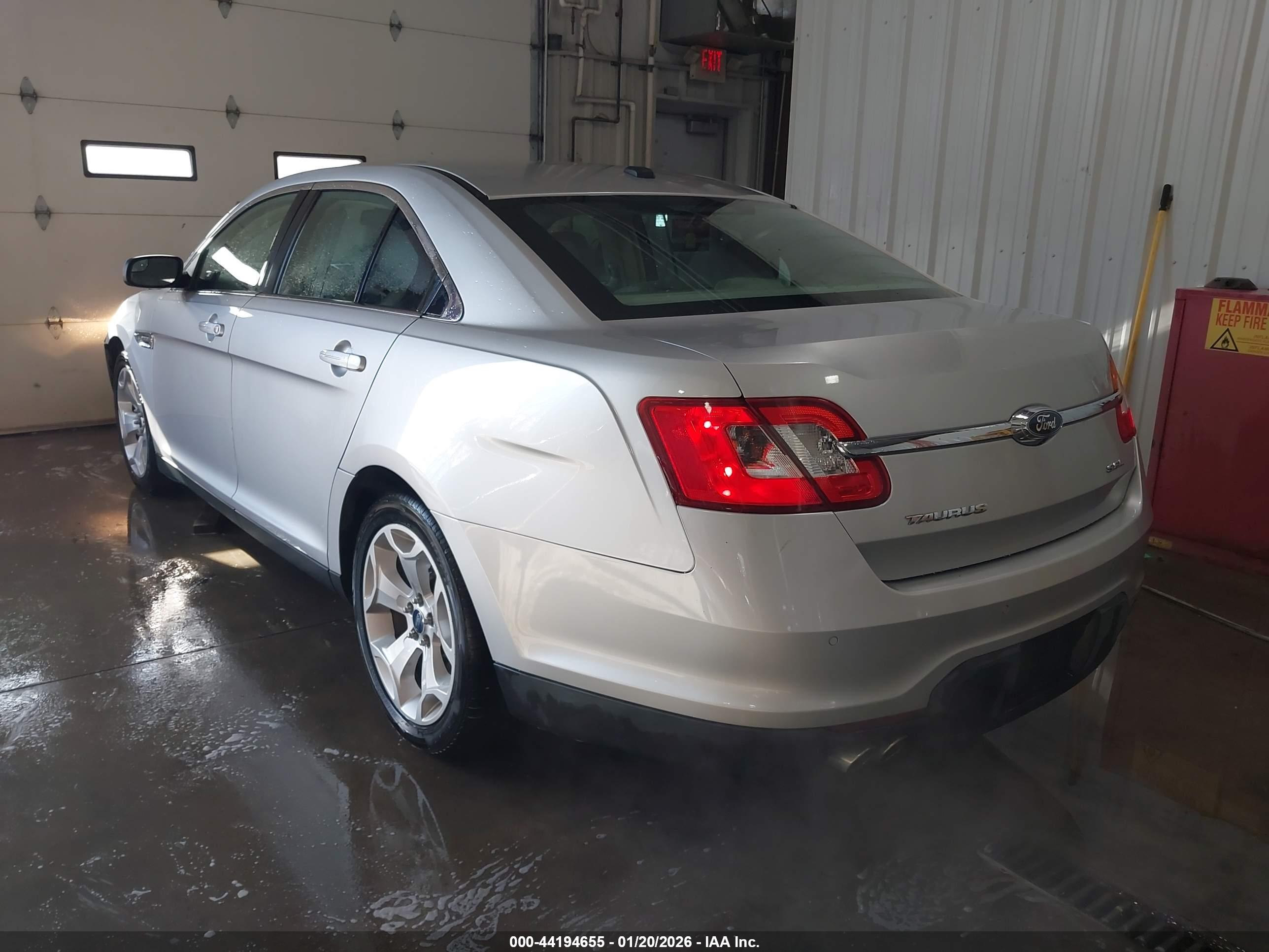 FORD TAURUS image 3