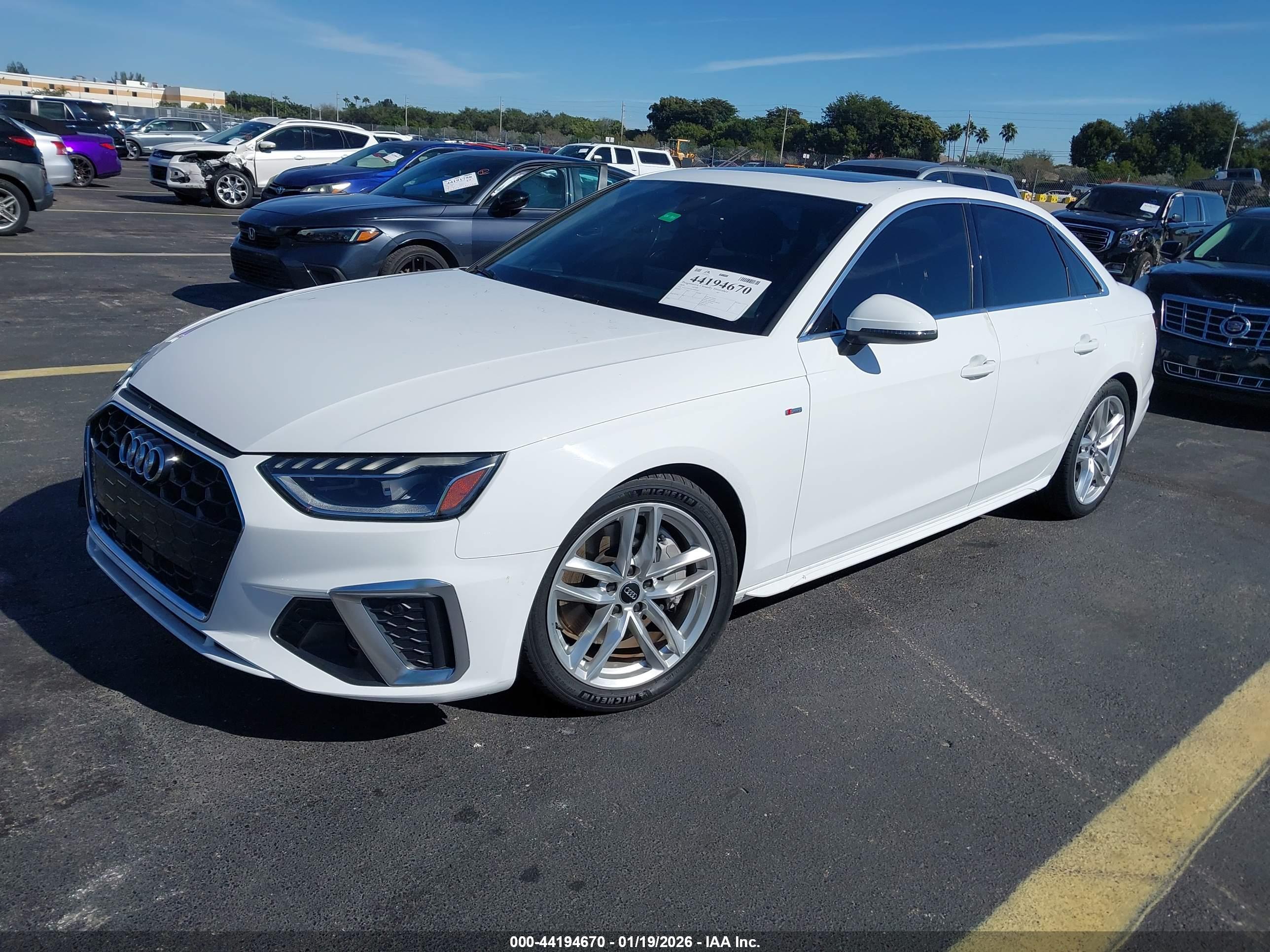 AUDI A4 image 2