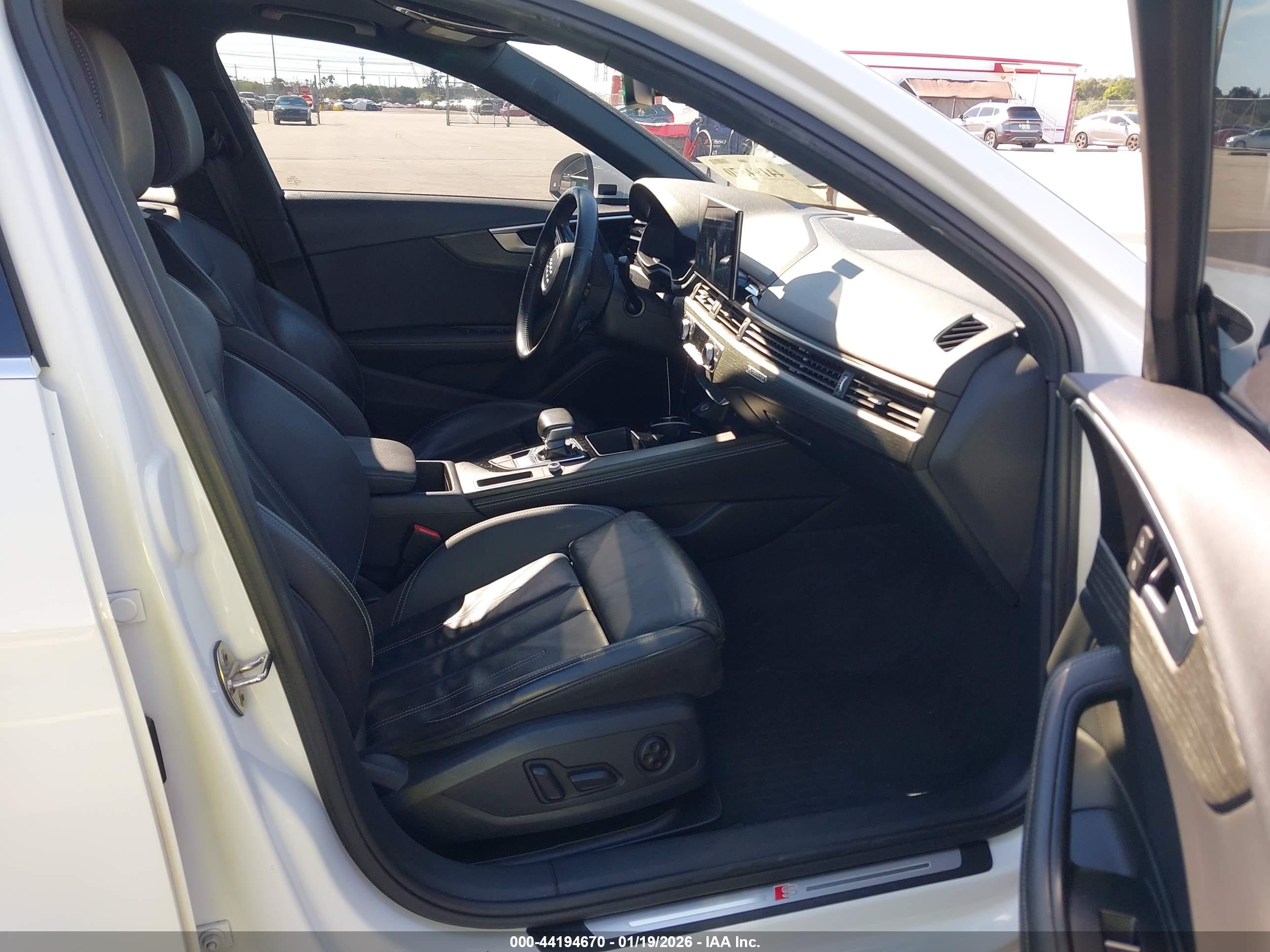 AUDI A4 image 5