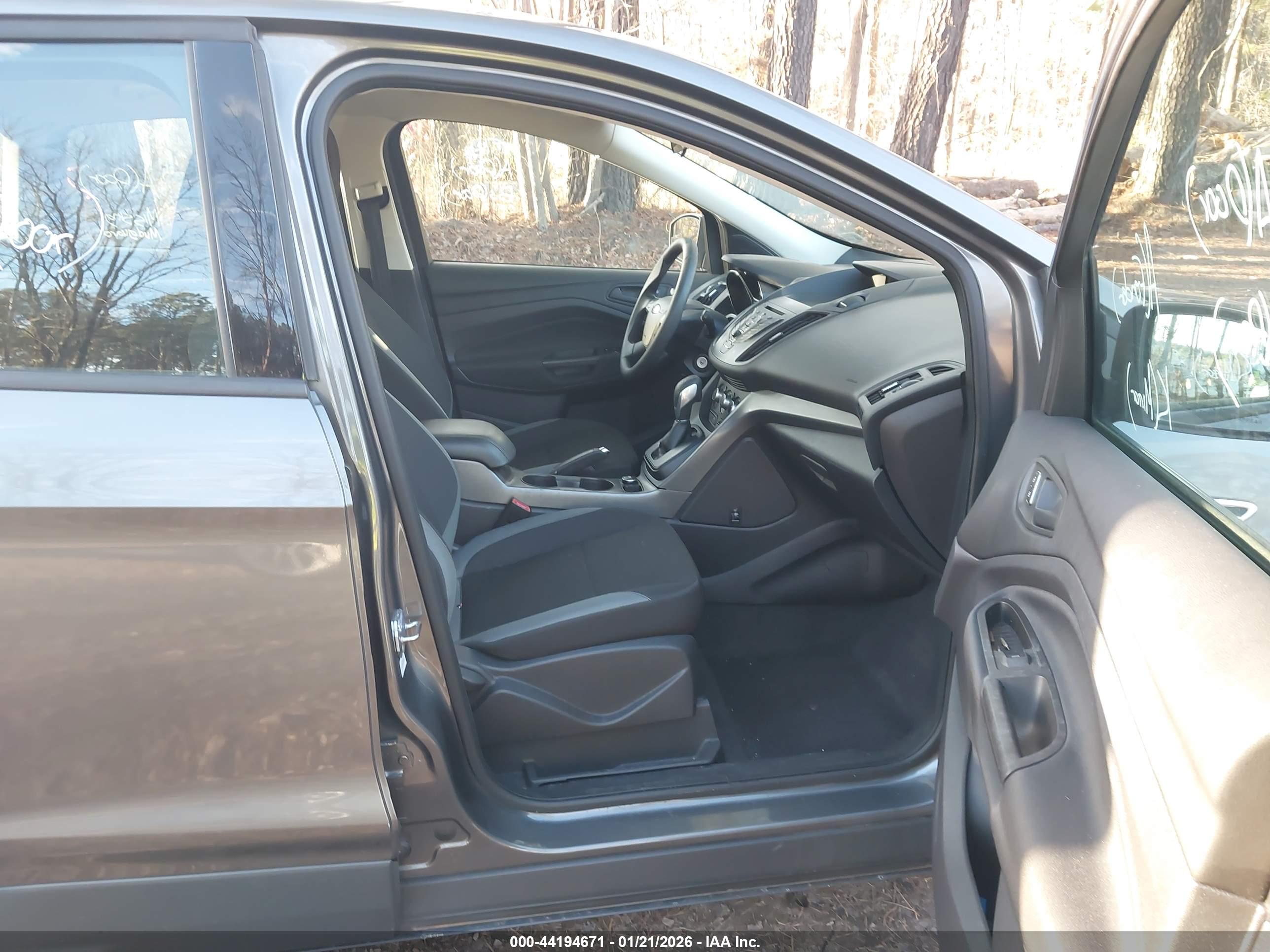 FORD ESCAPE image 5