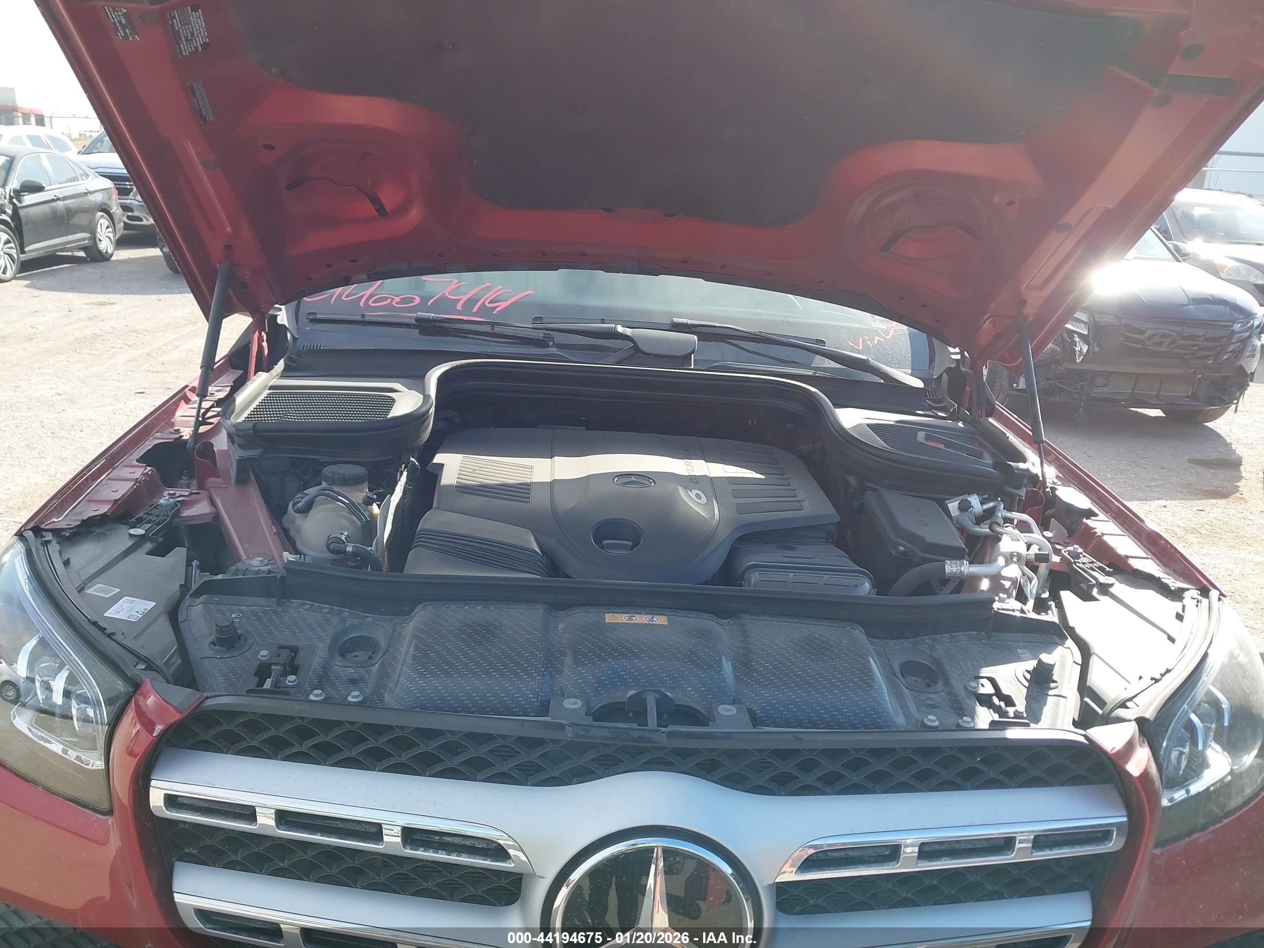 MERCEDES-BENZ GLS image 10