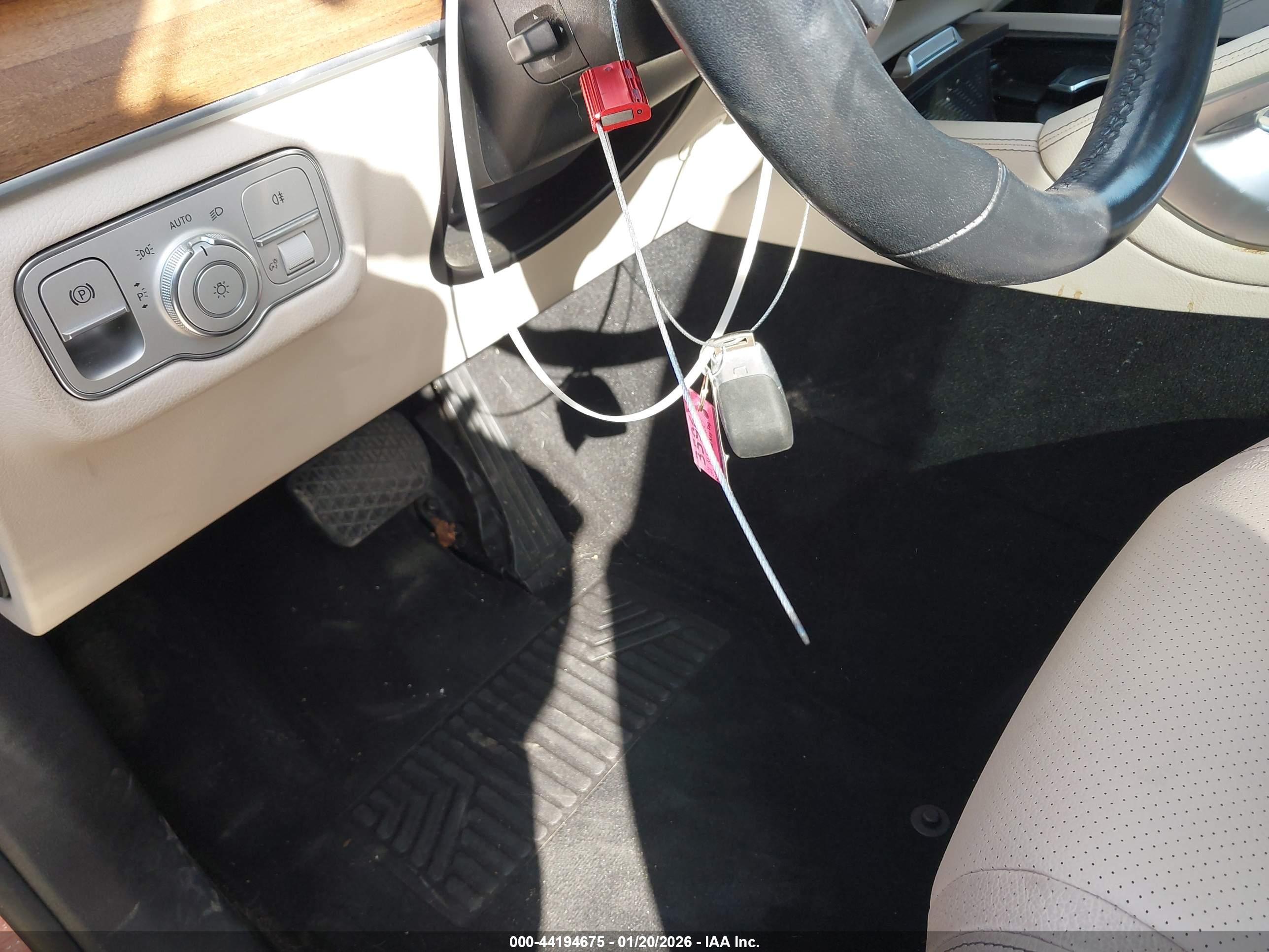 MERCEDES-BENZ GLS image 11
