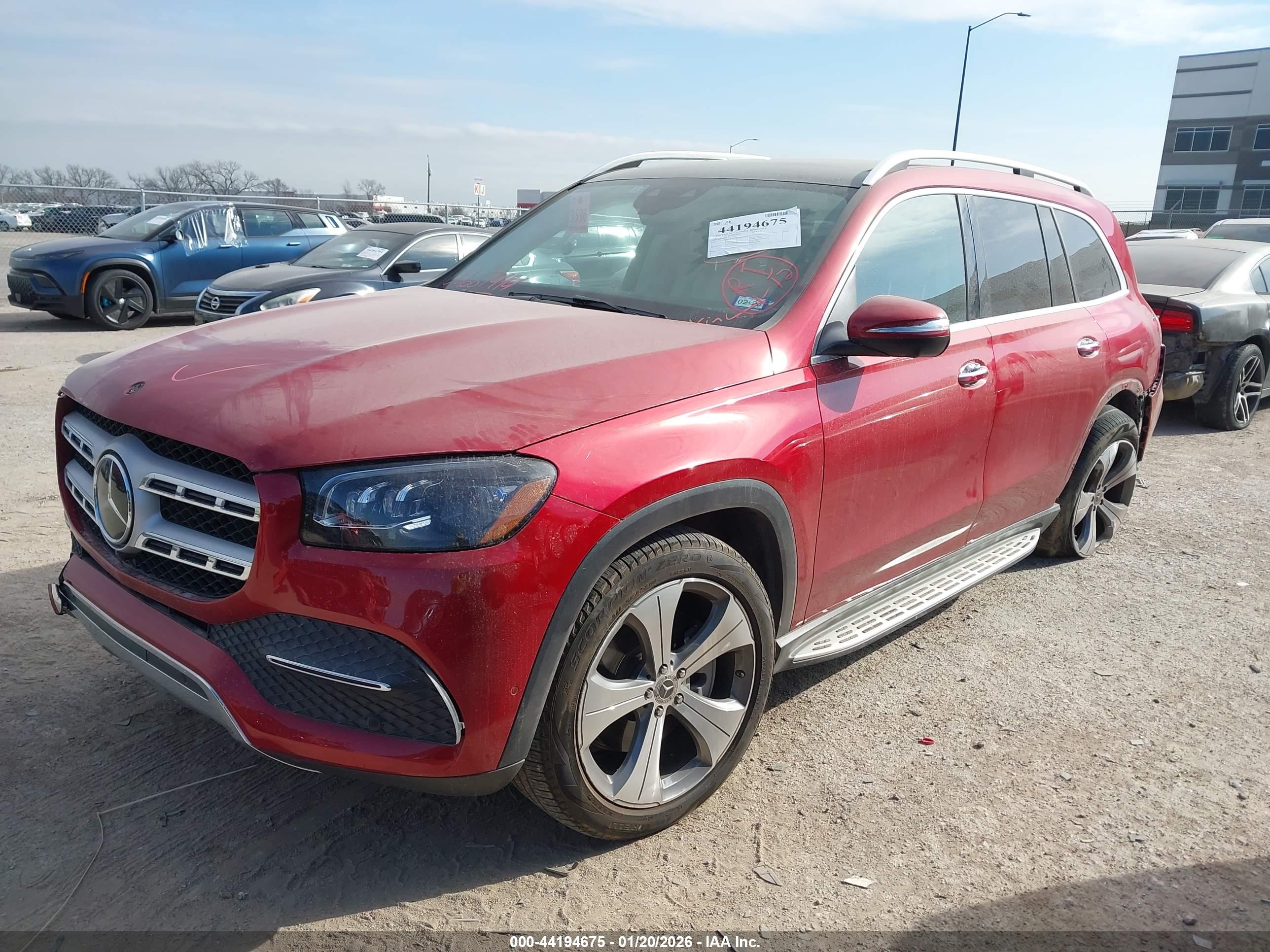 MERCEDES-BENZ GLS image 2