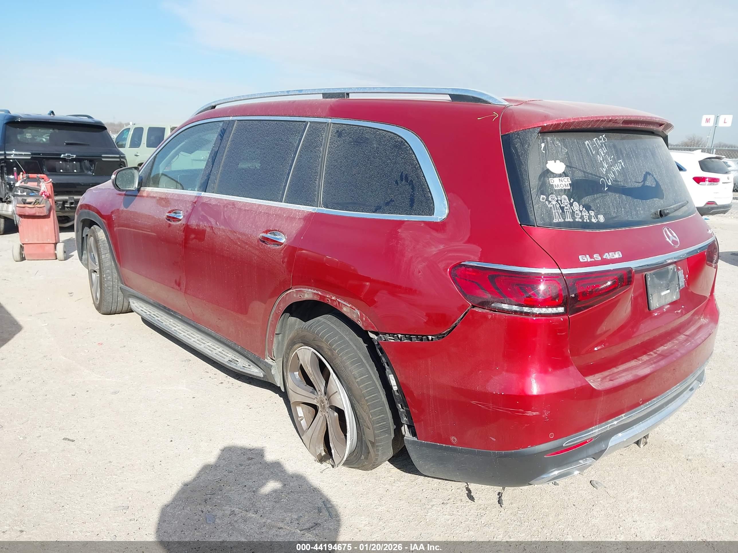 MERCEDES-BENZ GLS image 3