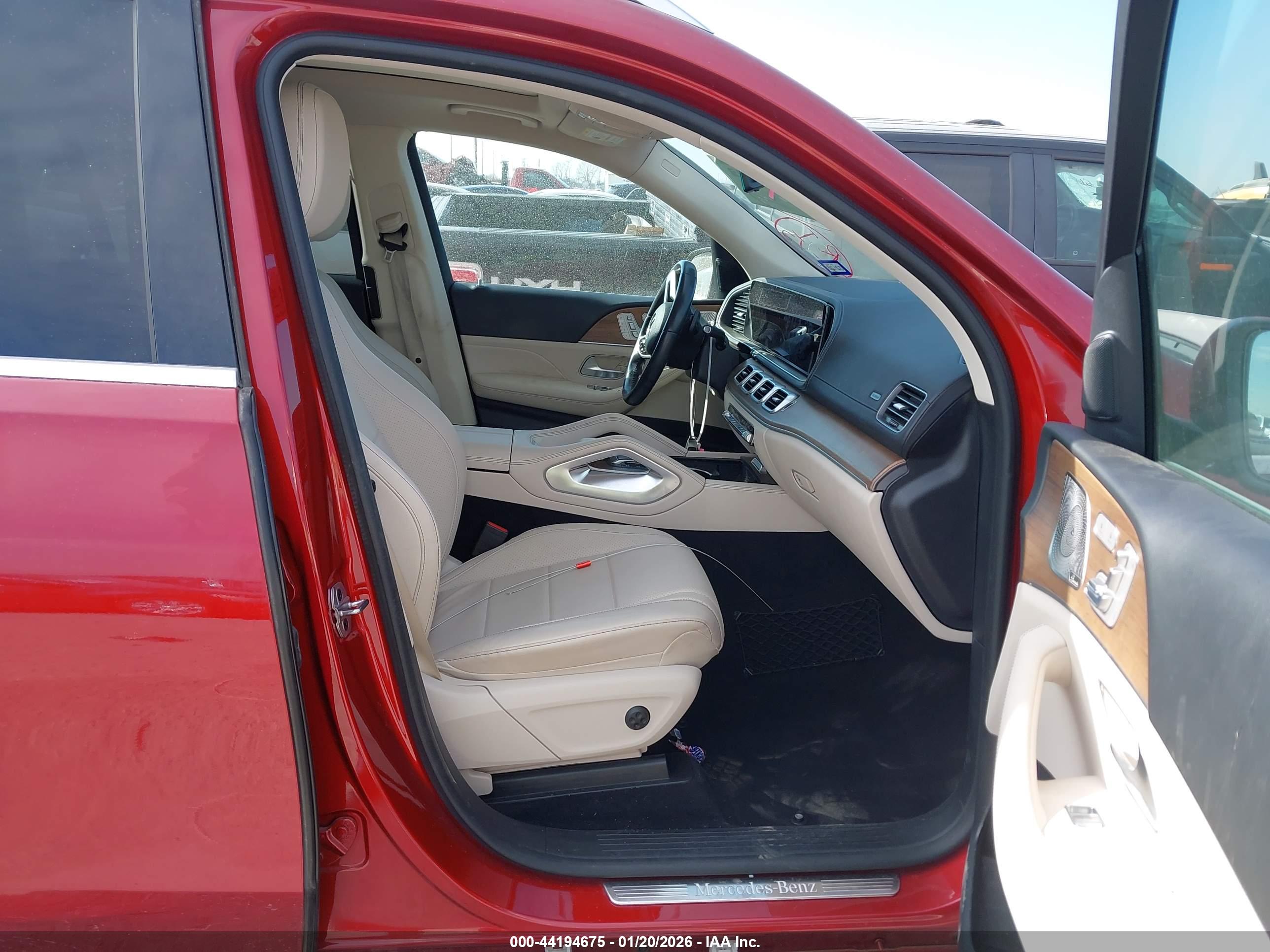 MERCEDES-BENZ GLS image 5