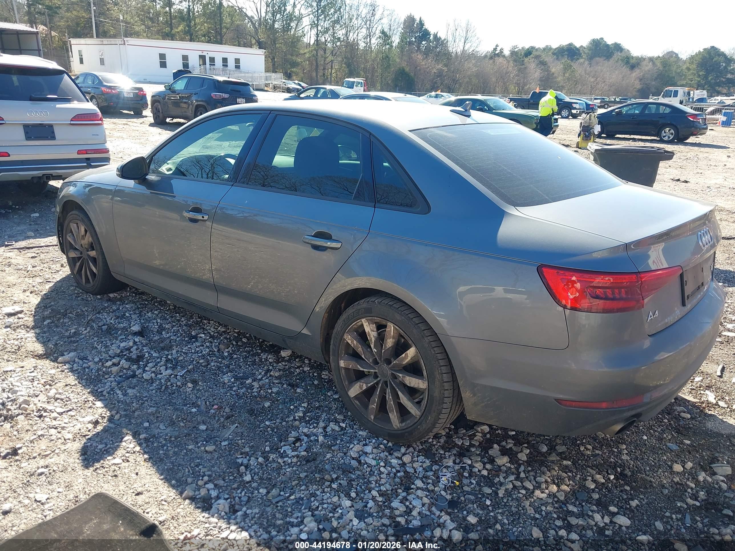 AUDI A4 image 3