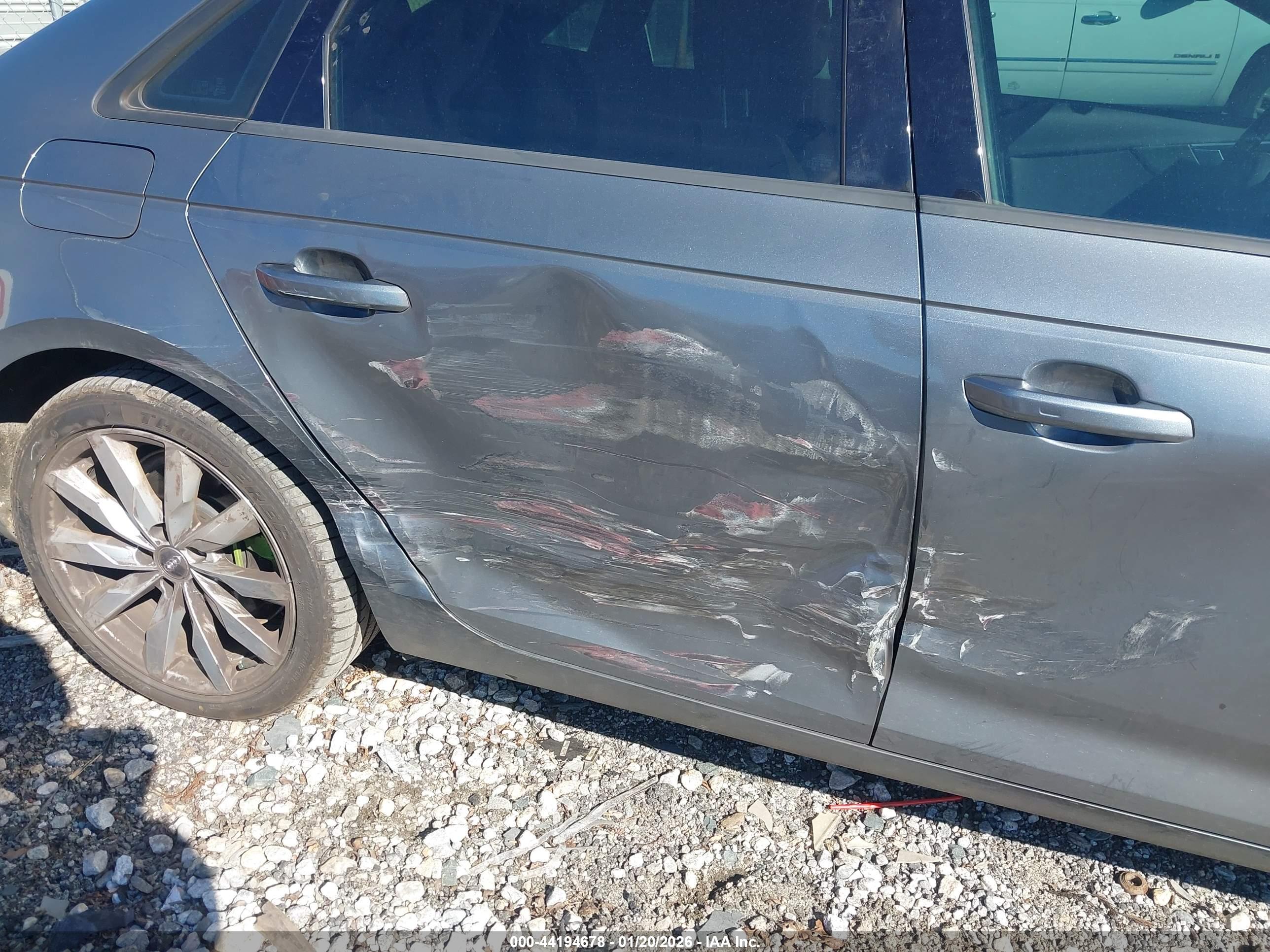AUDI A4 image 6