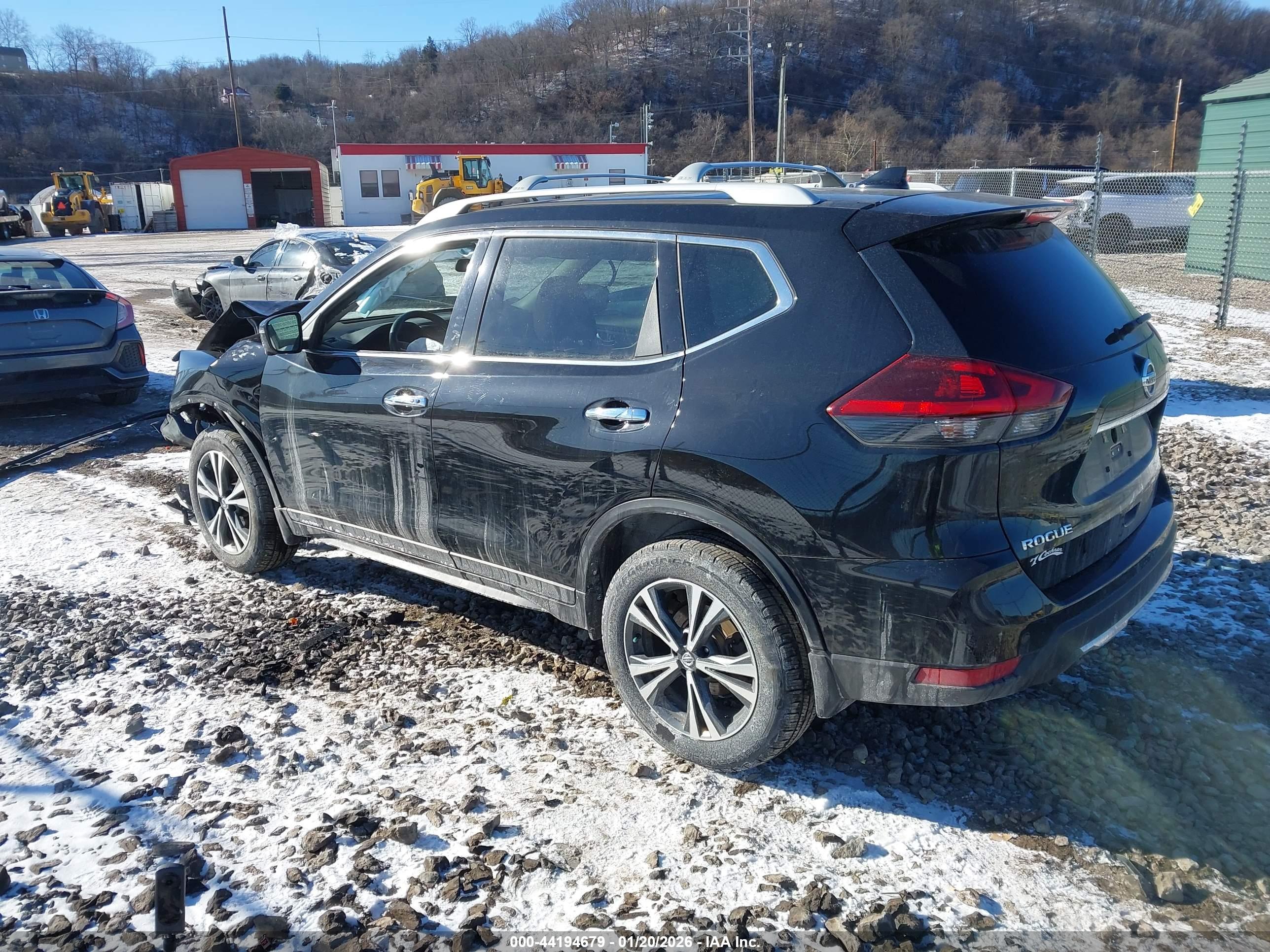 NISSAN ROGUE image 3