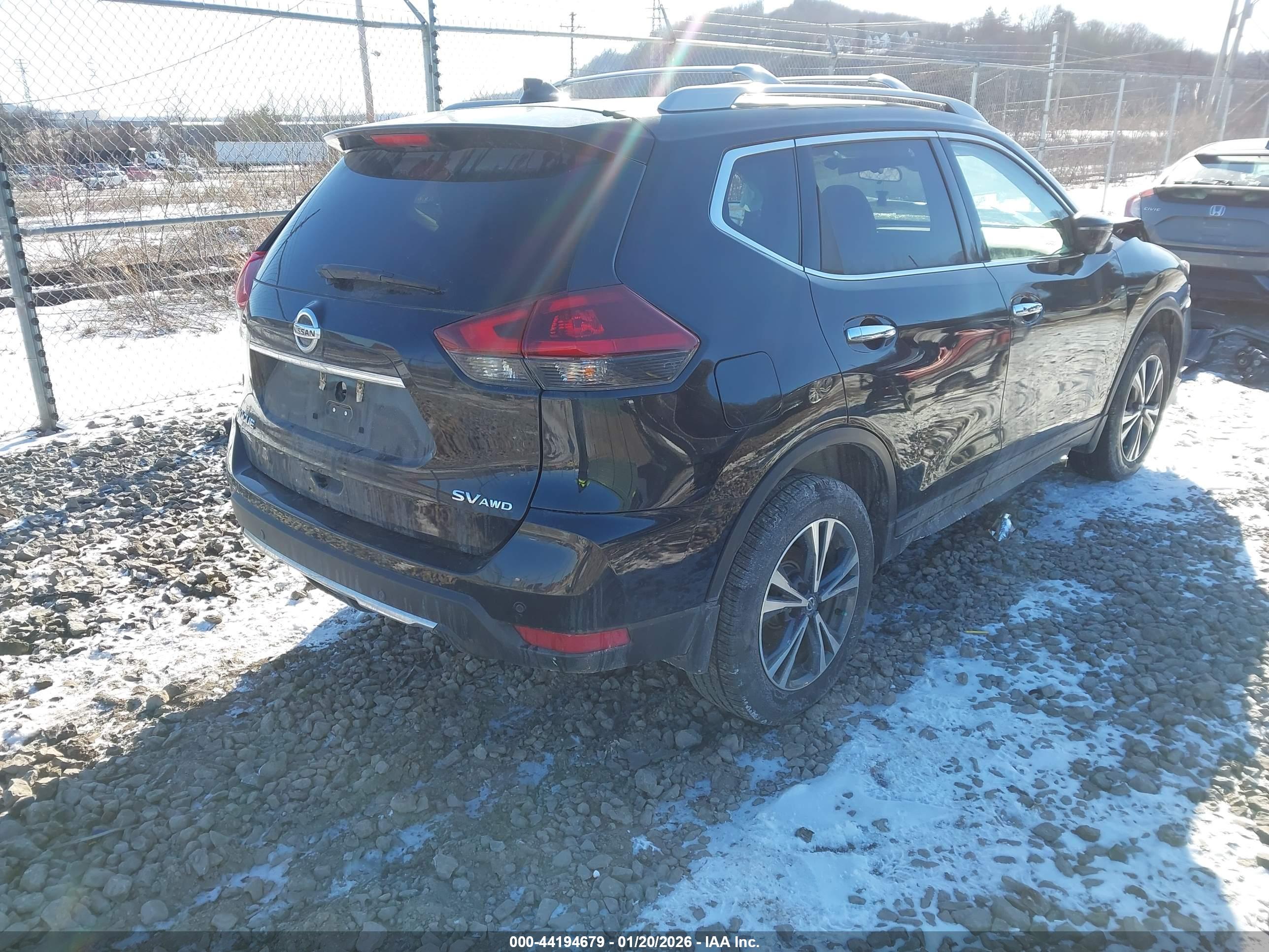 NISSAN ROGUE image 4