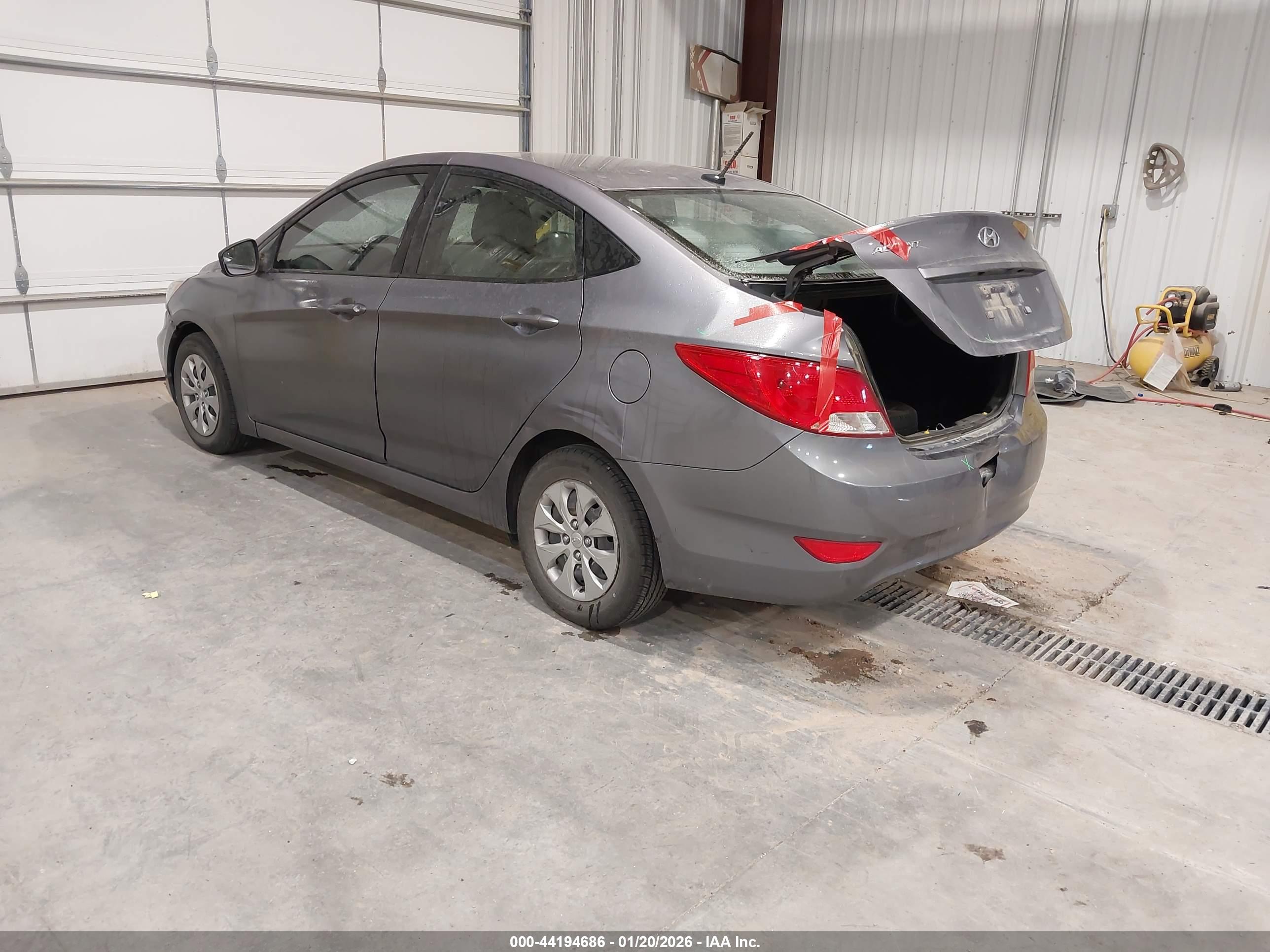 HYUNDAI ACCENT image 3