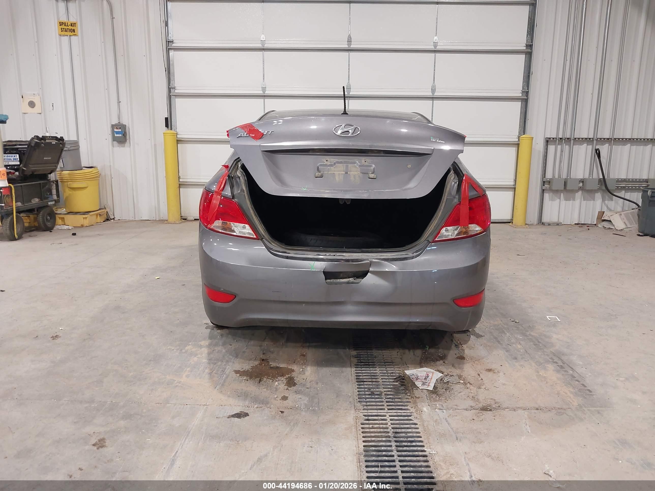HYUNDAI ACCENT image 6
