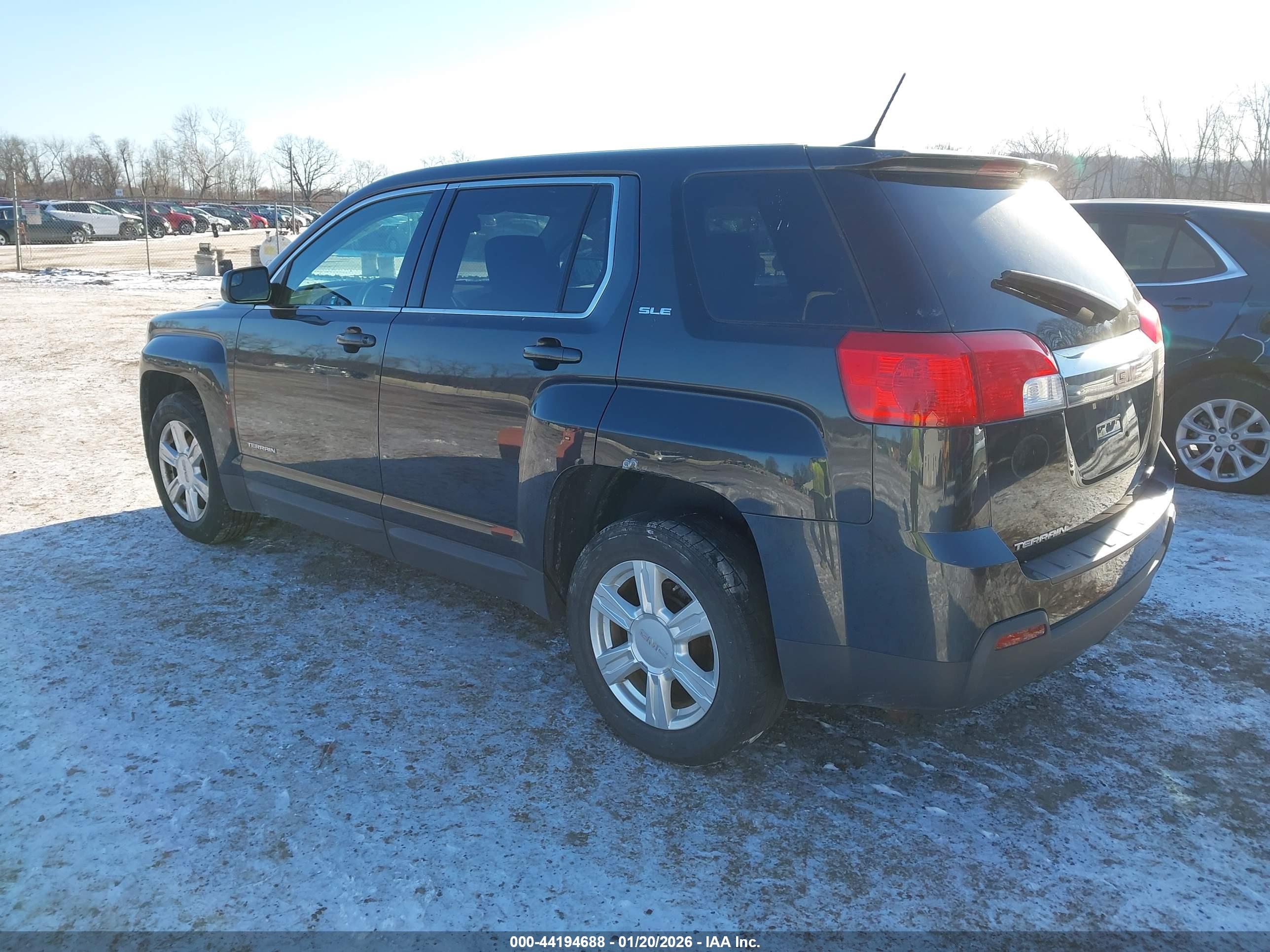 GMC TERRAIN image 3
