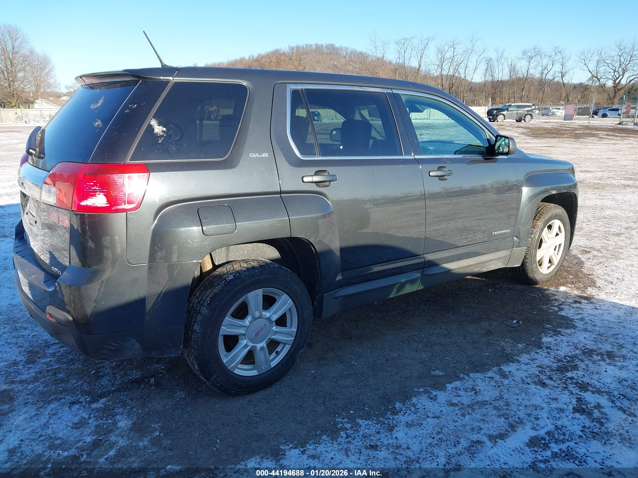 GMC TERRAIN image 4