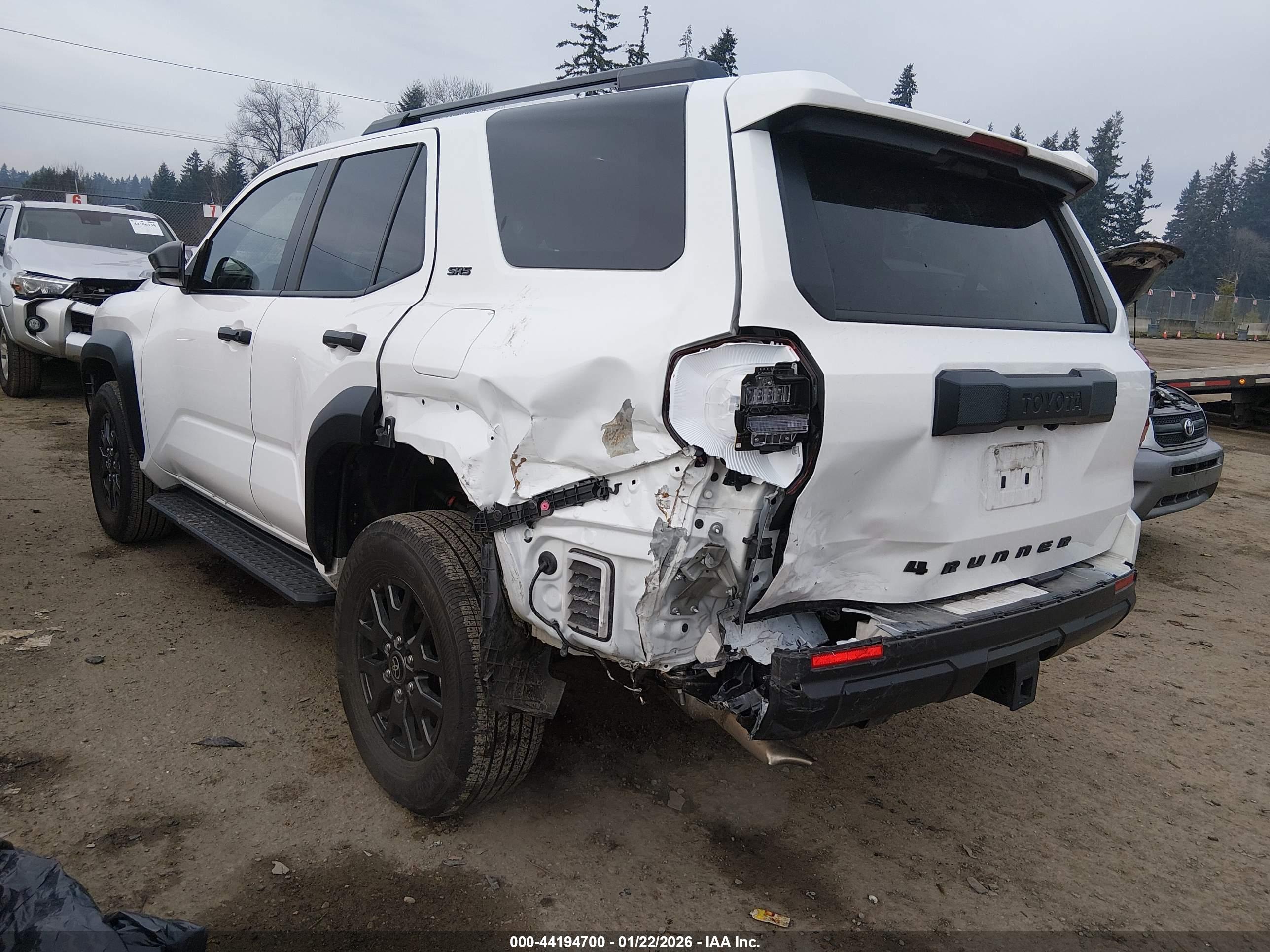 TOYOTA 4RUNNER image 3