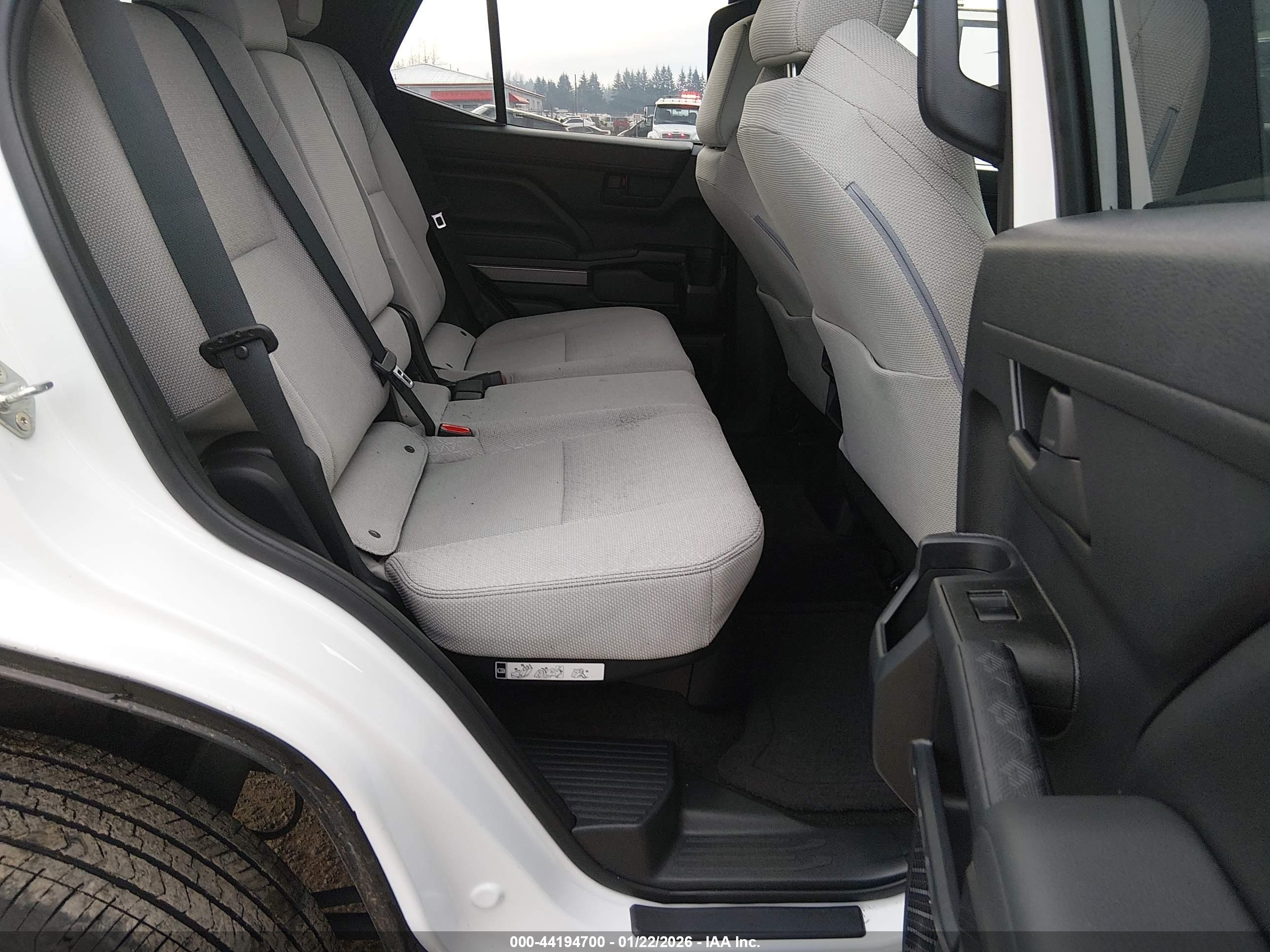TOYOTA 4RUNNER image 8