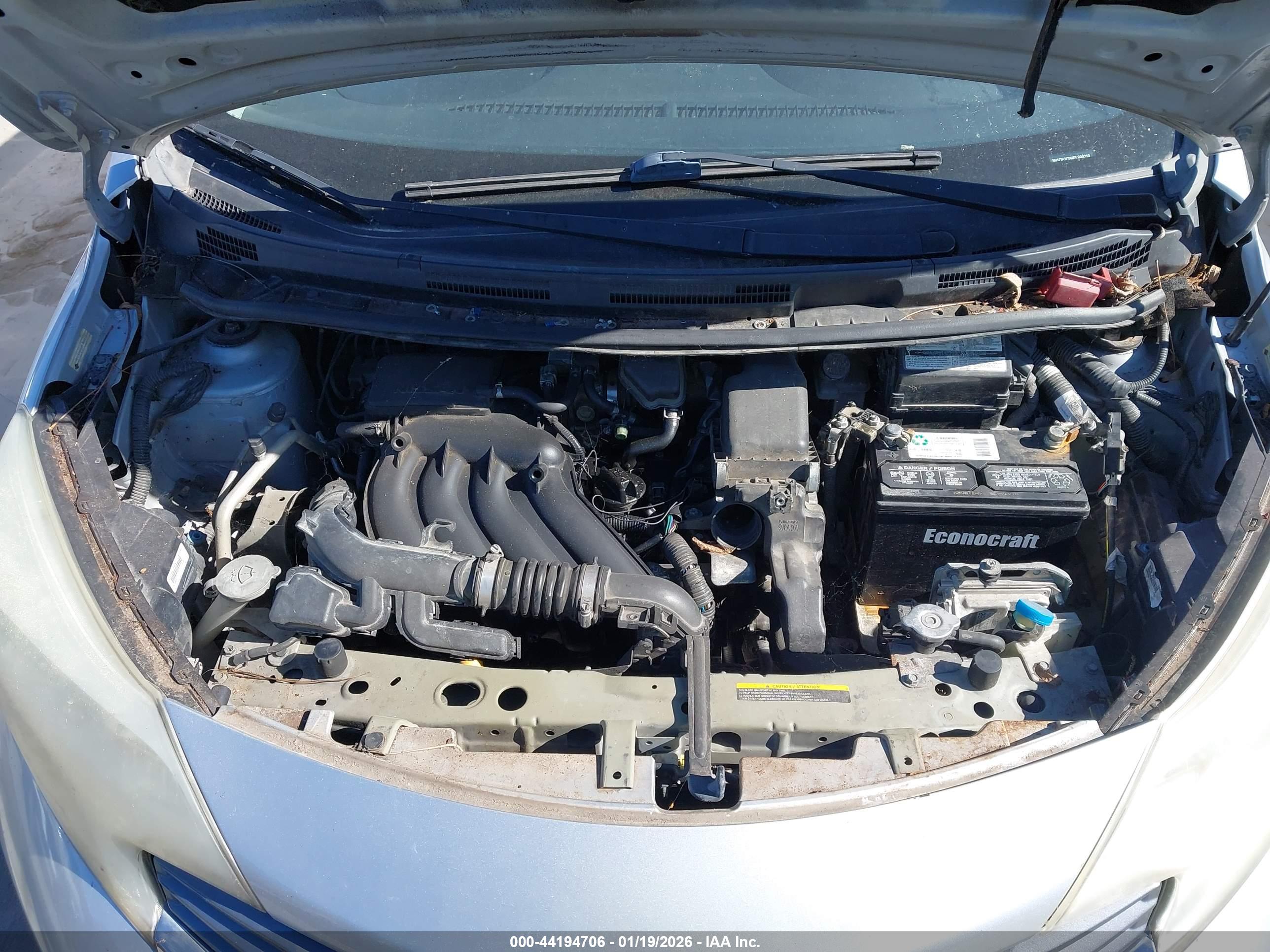 NISSAN VERSA image 10